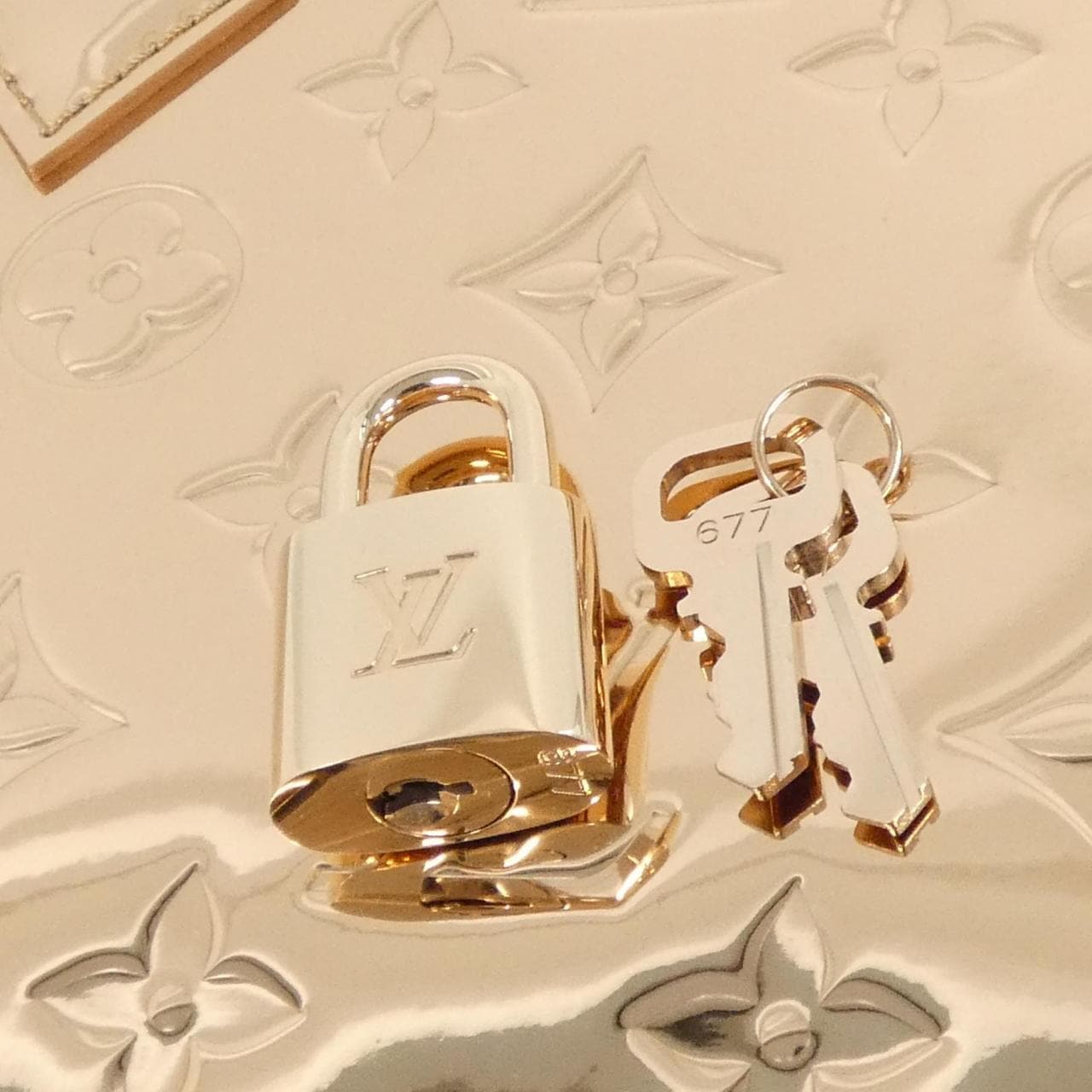 LOUIS VUITTON Alma M27037 Bag Monogram Black Monogram - Thumbnail 3