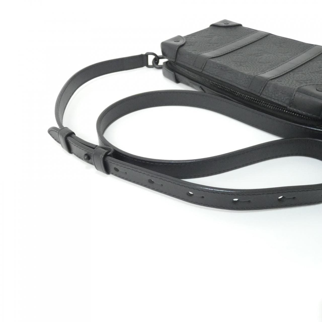 LOUIS VUITTON Soft Trunk M80224 Shoulder Bag Monogram 黑色 Monogram 中古品A - 縮圖 6