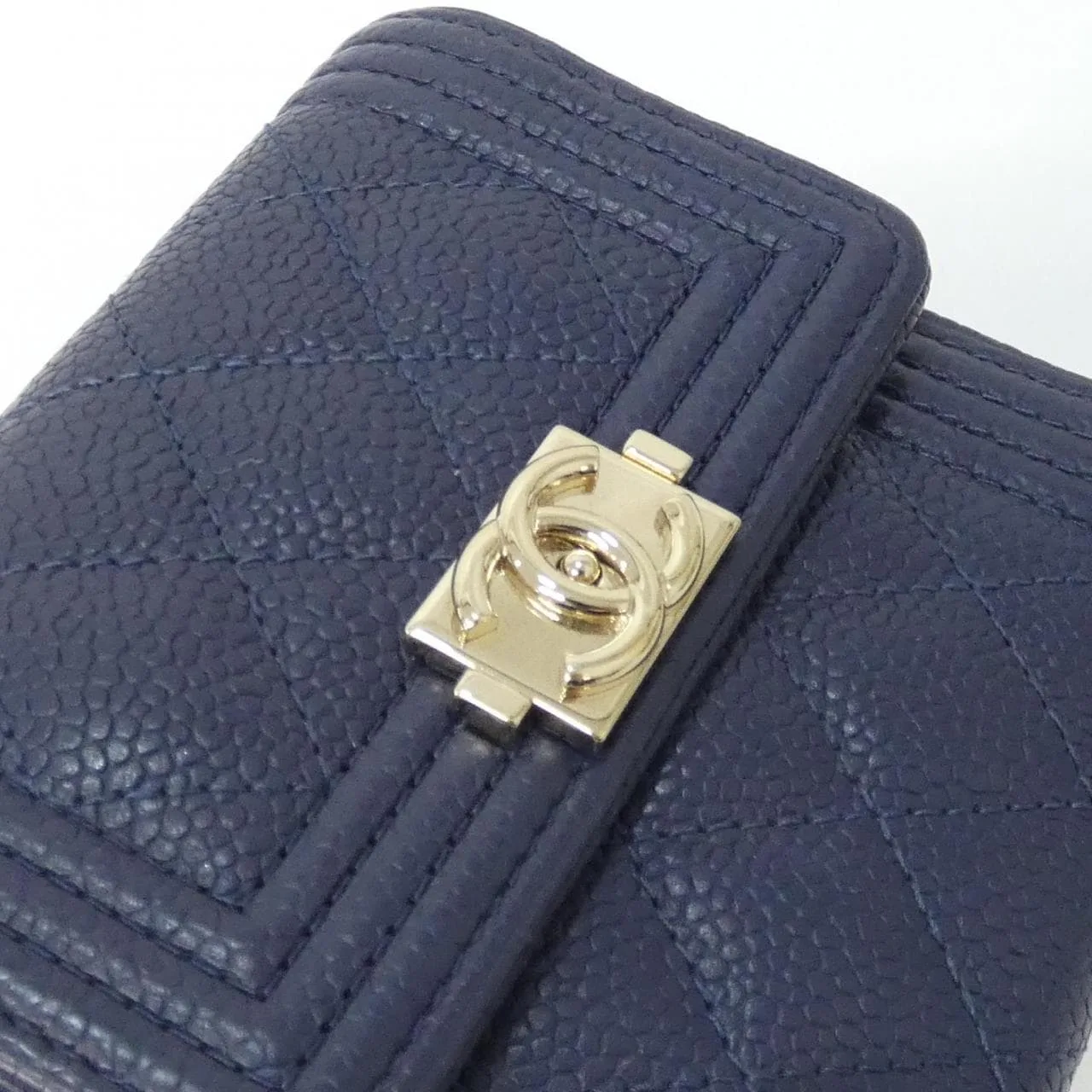 CHANEL Boy Chanel Wallet Caviar Leather 深藍色 Caviar Leather 中古品A - 縮圖 5
