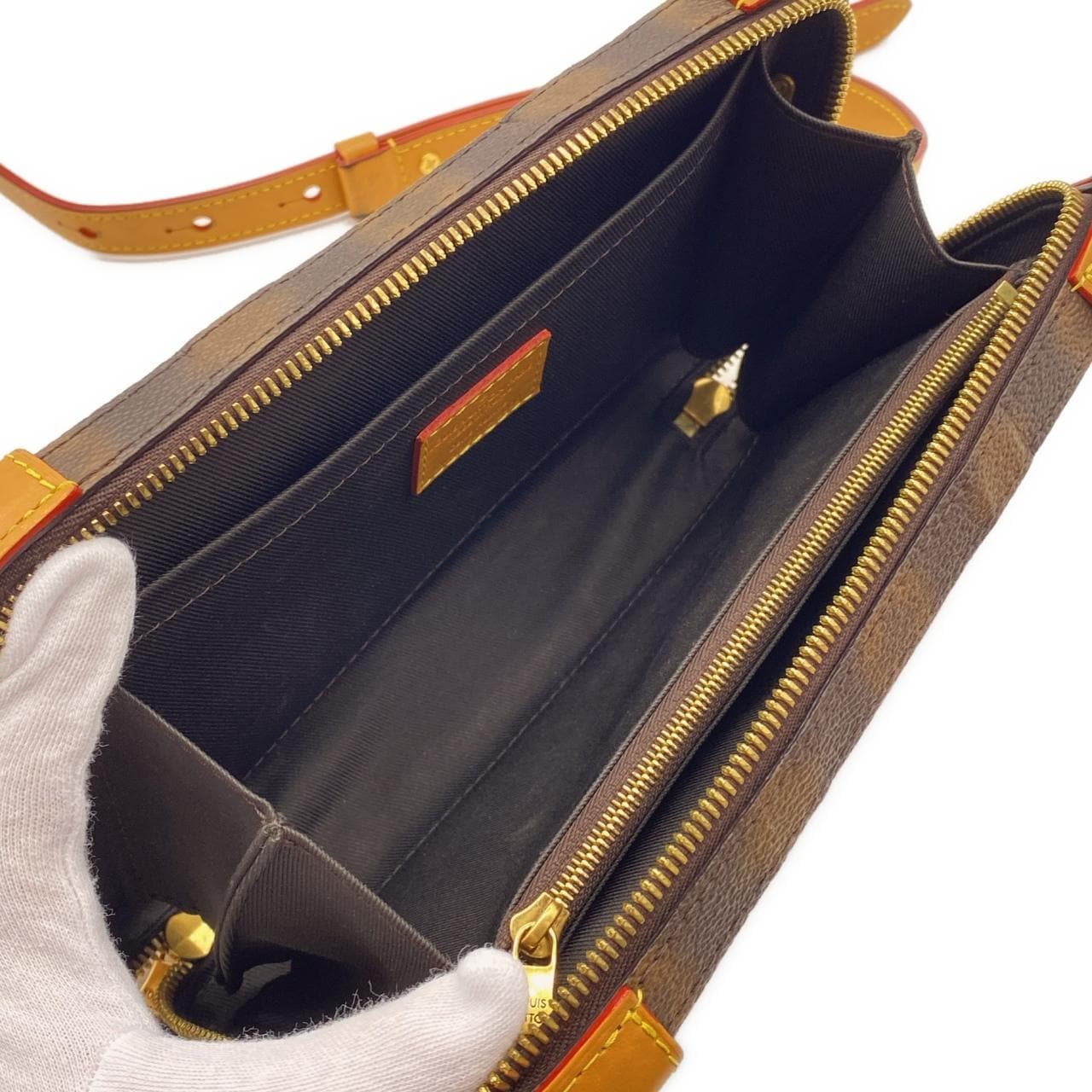 LOUIS VUITTON Soft Trunk M81580 Shoulder Bag Monogram Black Monogram Rank B - Thumbnail 5