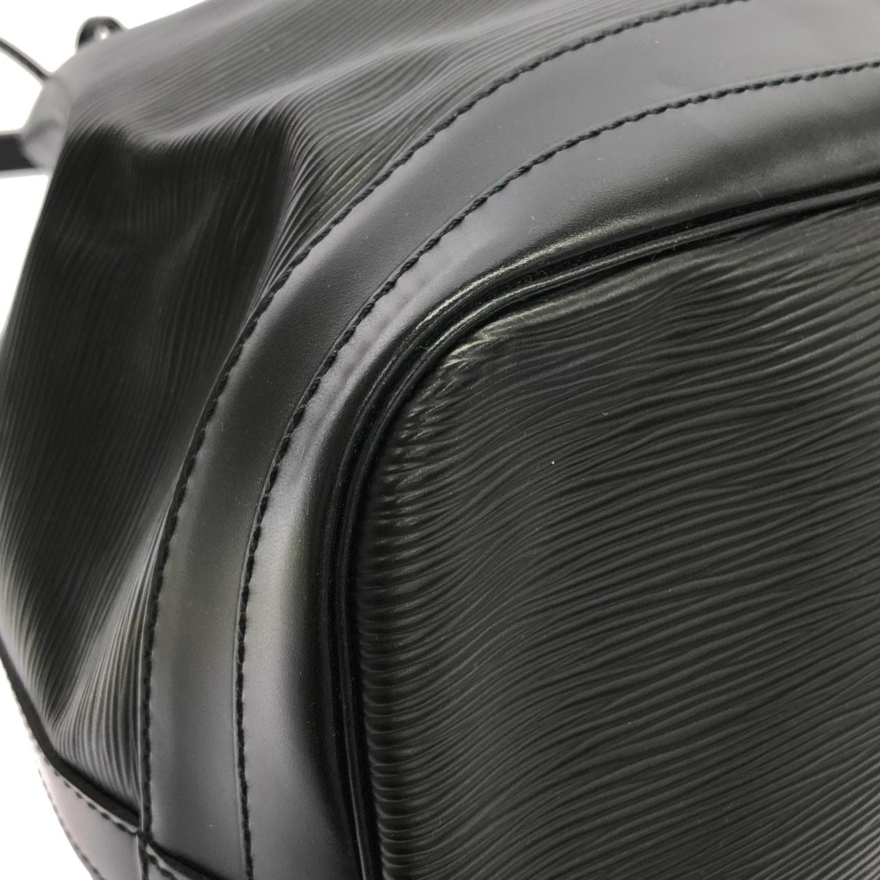 LOUIS VUITTON M44002 Shoulder Epi 3