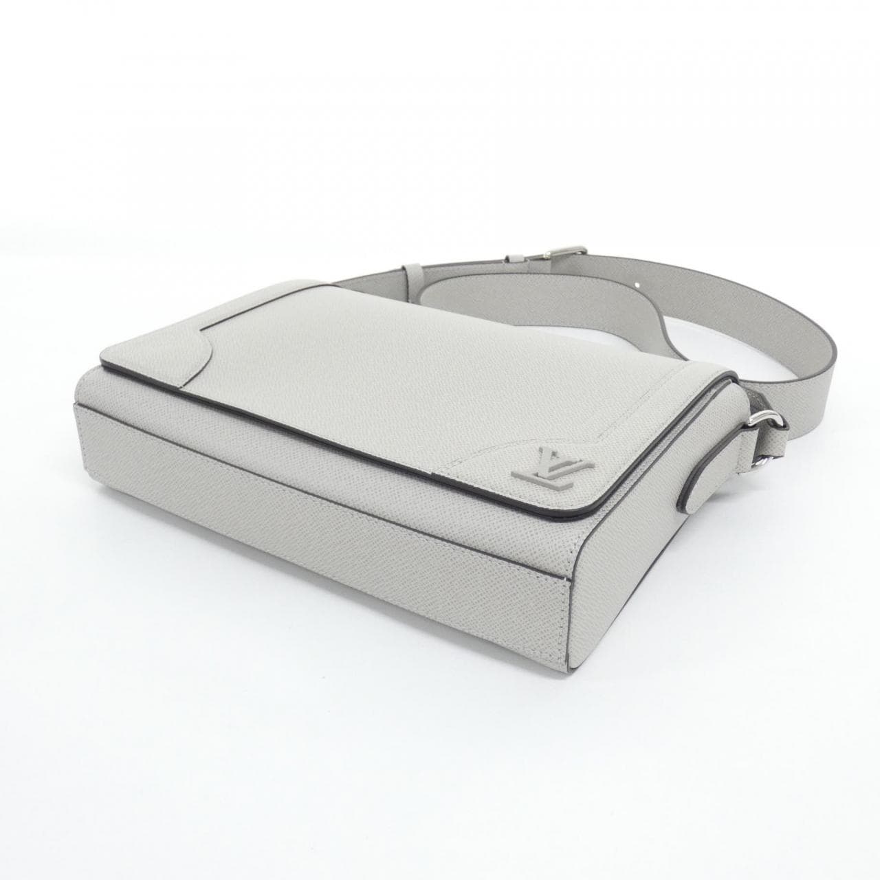 LOUIS VUITTON M30813 Shoulder 3