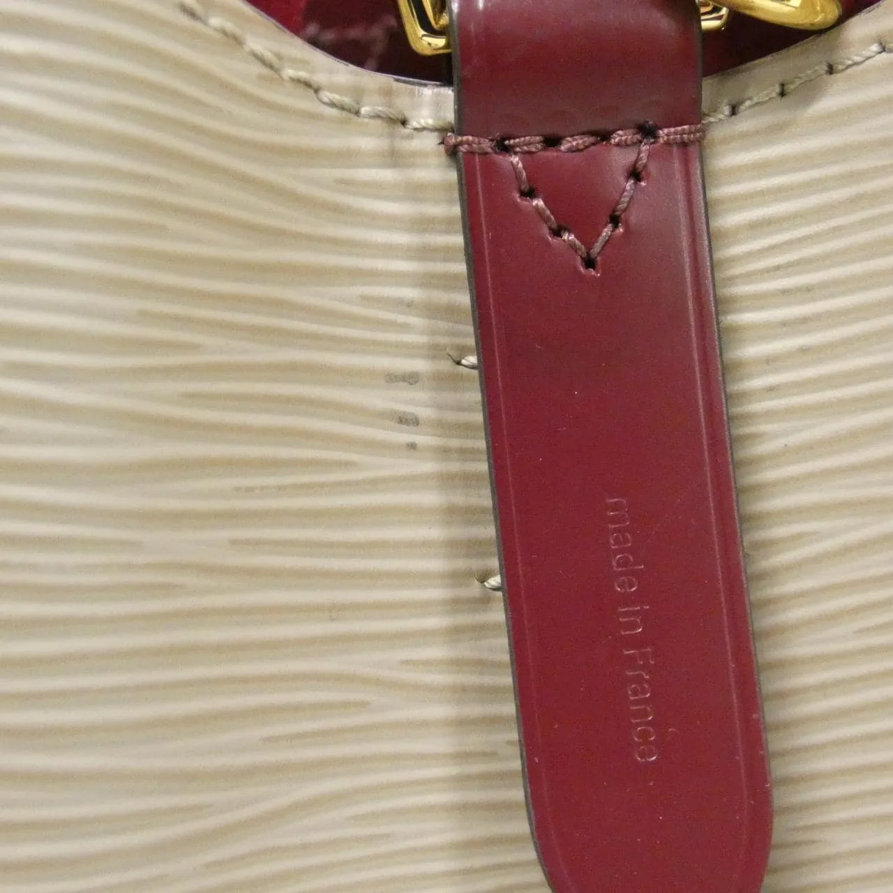 LOUIS VUITTON M57032 Shoulder Epi 黑色 Epi 中古品A - 縮圖 3