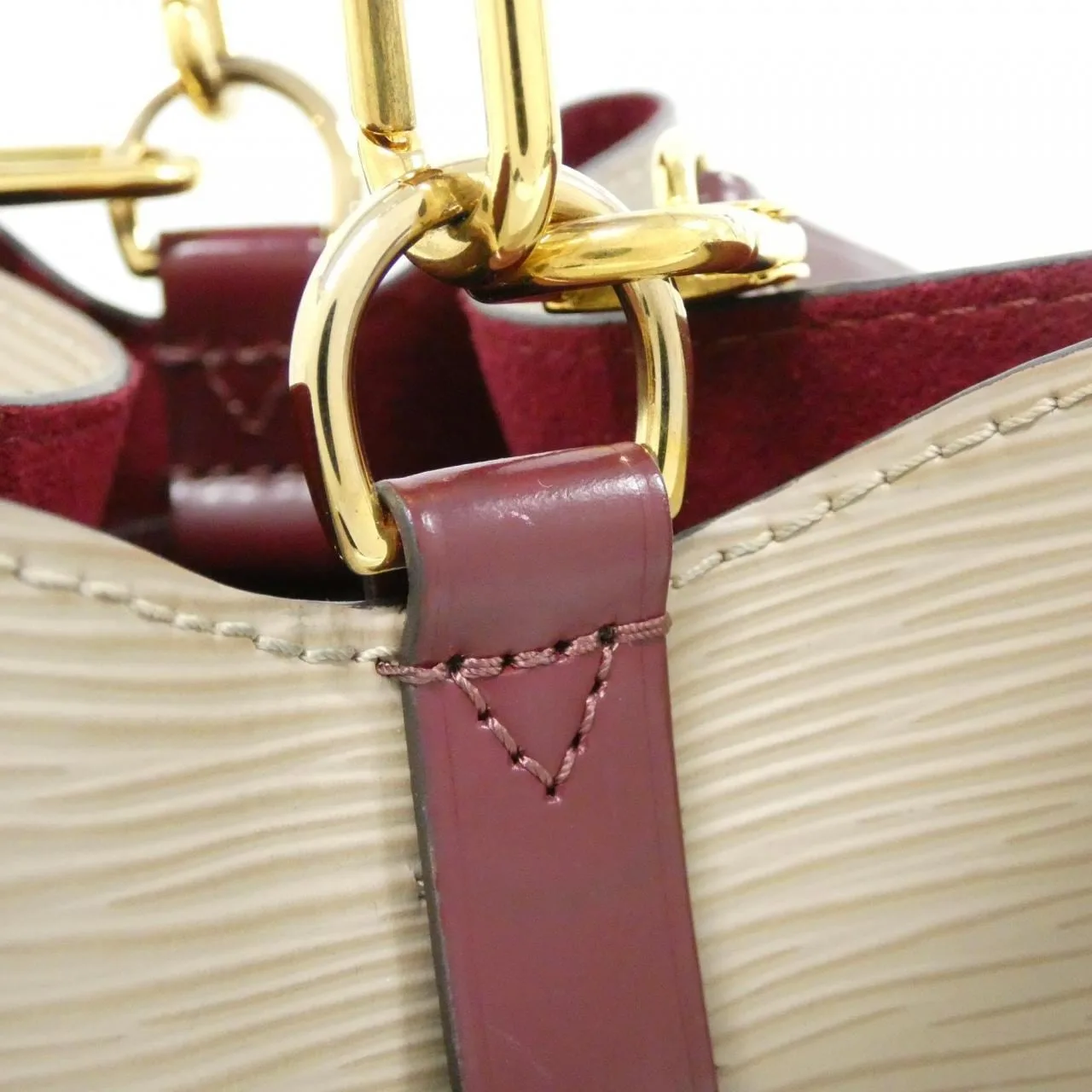 LOUIS VUITTON M57032 Shoulder Epi 黑色 Epi 中古品A - 縮圖 4