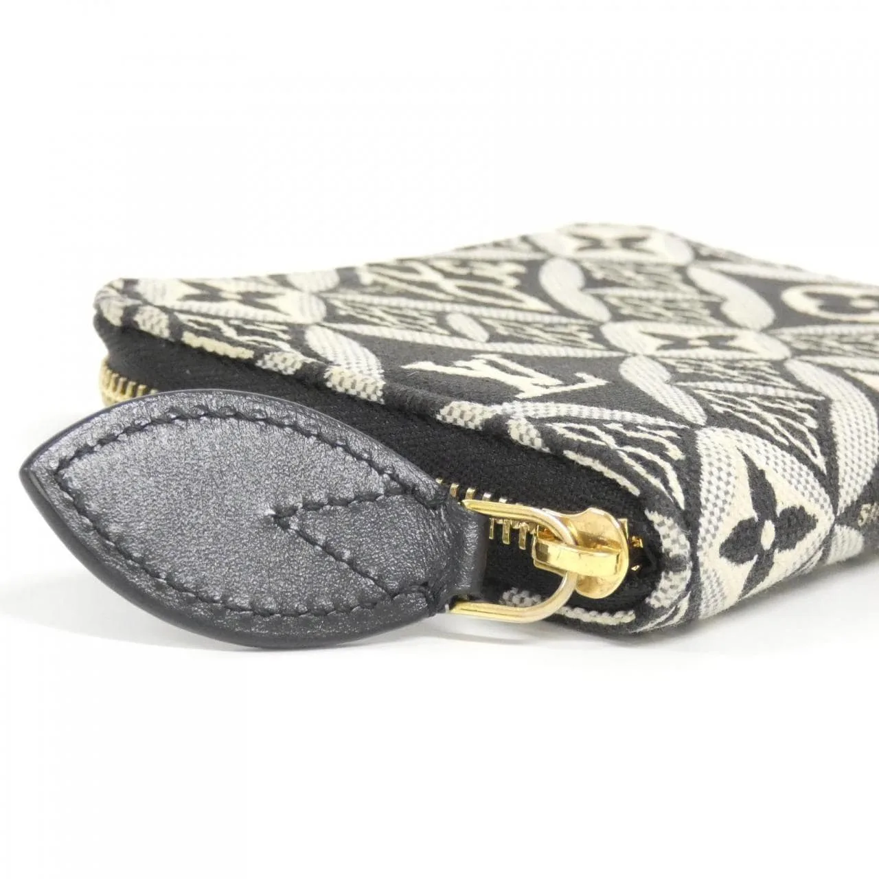 LOUIS VUITTON M69997 Coin Case
