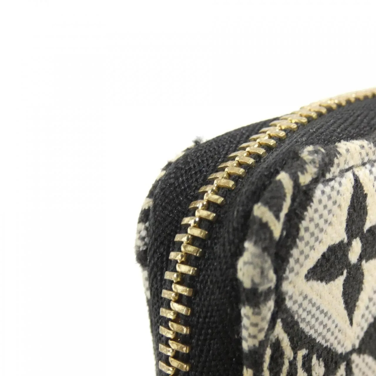 LOUIS VUITTON M69997 Coin Case