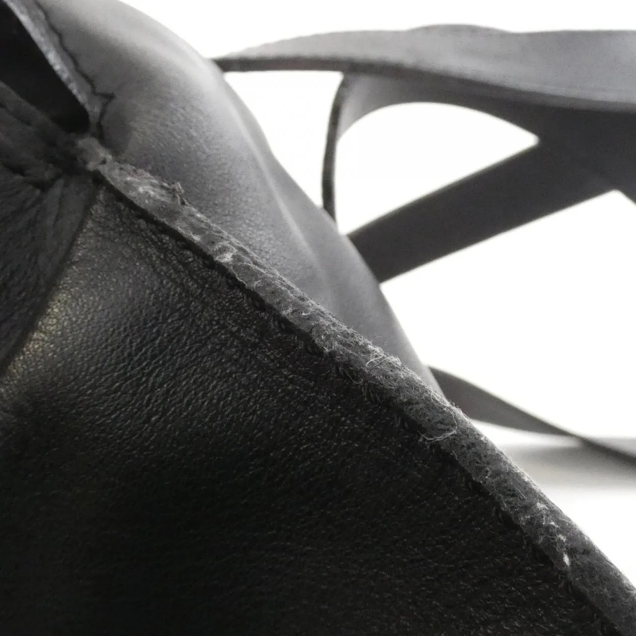 LOEWE 330 54 K01 Handbag