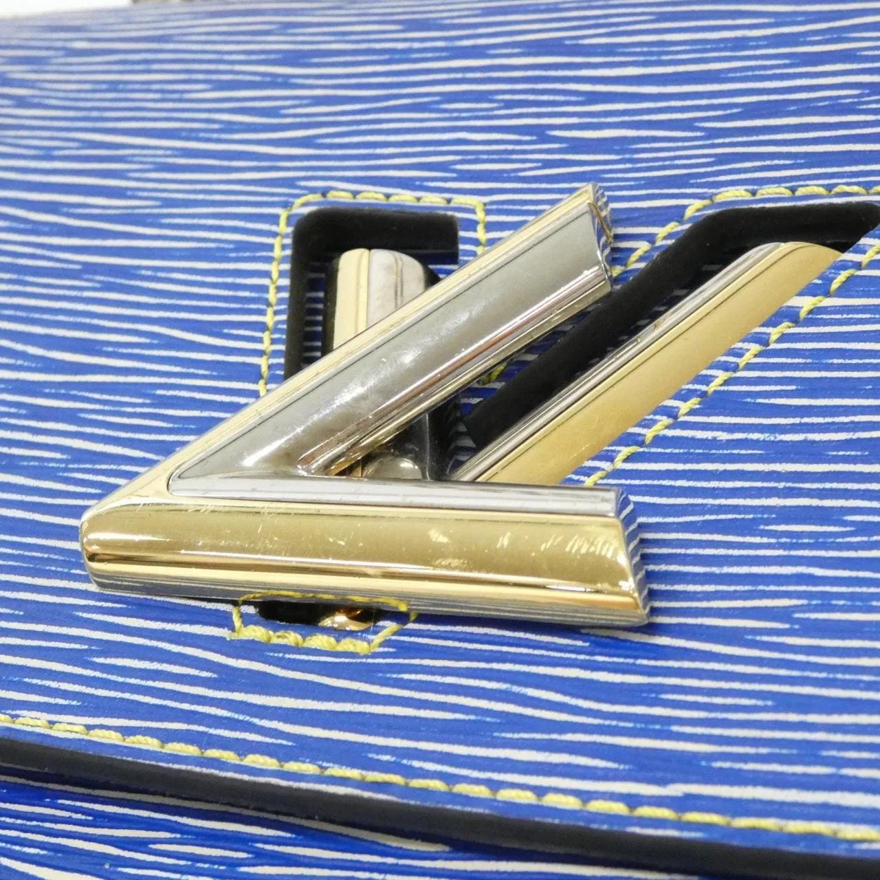 LOUIS VUITTON Twist M50271 Shoulder Denim 藍色 牛仔布 中古品A - 縮圖 4