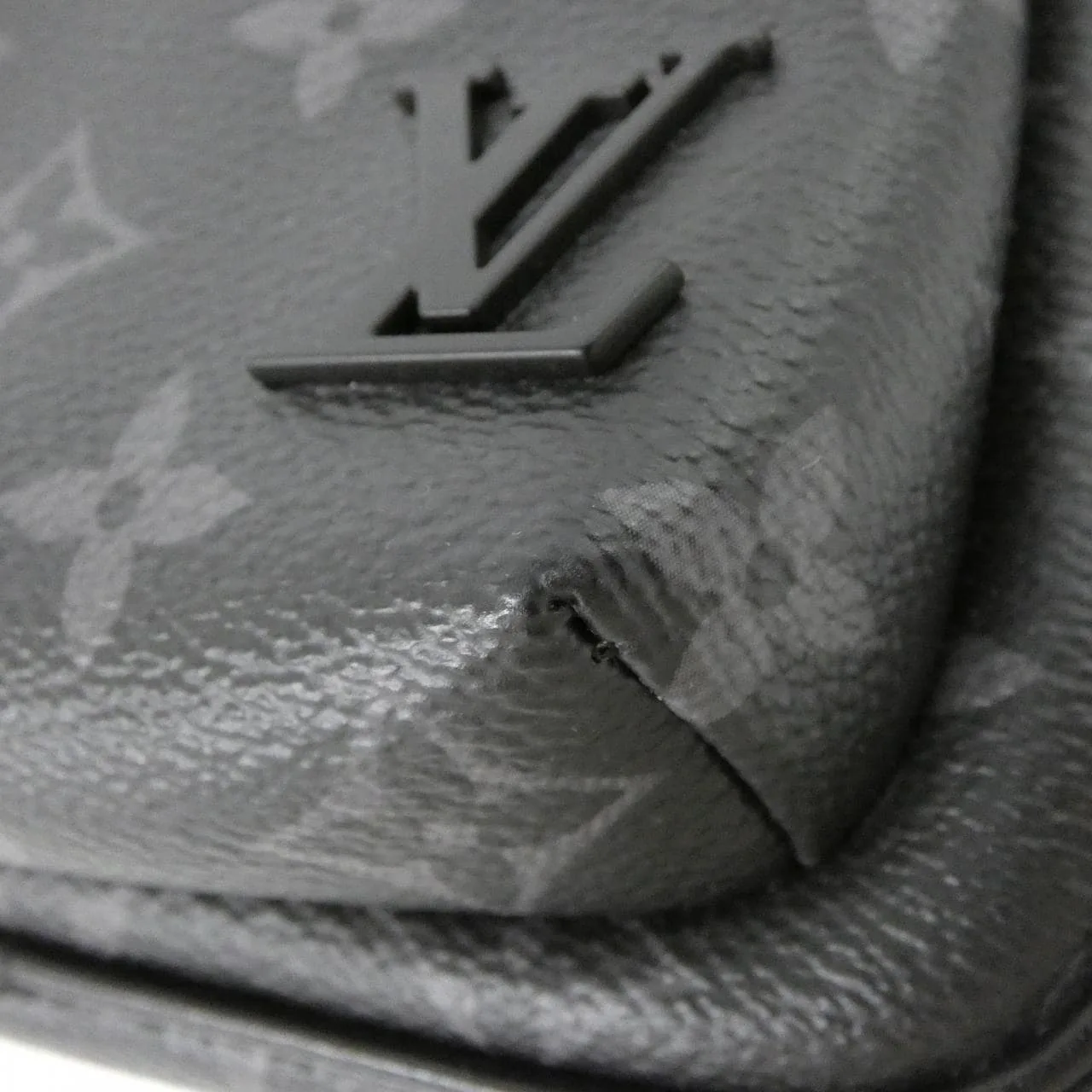 LOUIS VUITTON Avenue M47137 Shoulder Monogram 黑色 Monogram 中古品A - 縮圖 3