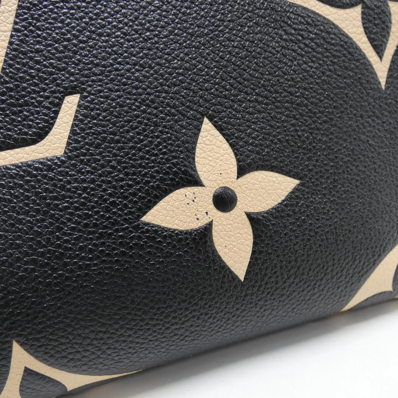 LOUIS VUITTON OnTheGo M45659 Handbag Monogram 黑色 Monogram 中古品A - 縮圖 3