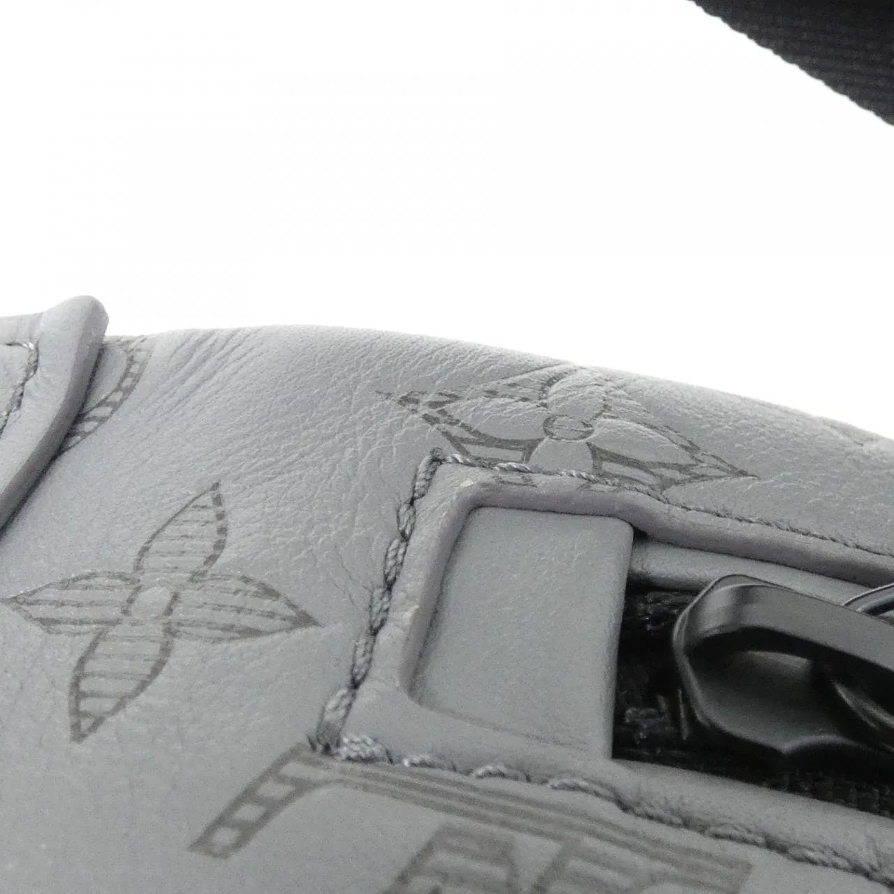 LOUIS VUITTON Discovery M46108 肩背包 Monogram 黑色 Monogram 中古品A - 縮圖 5