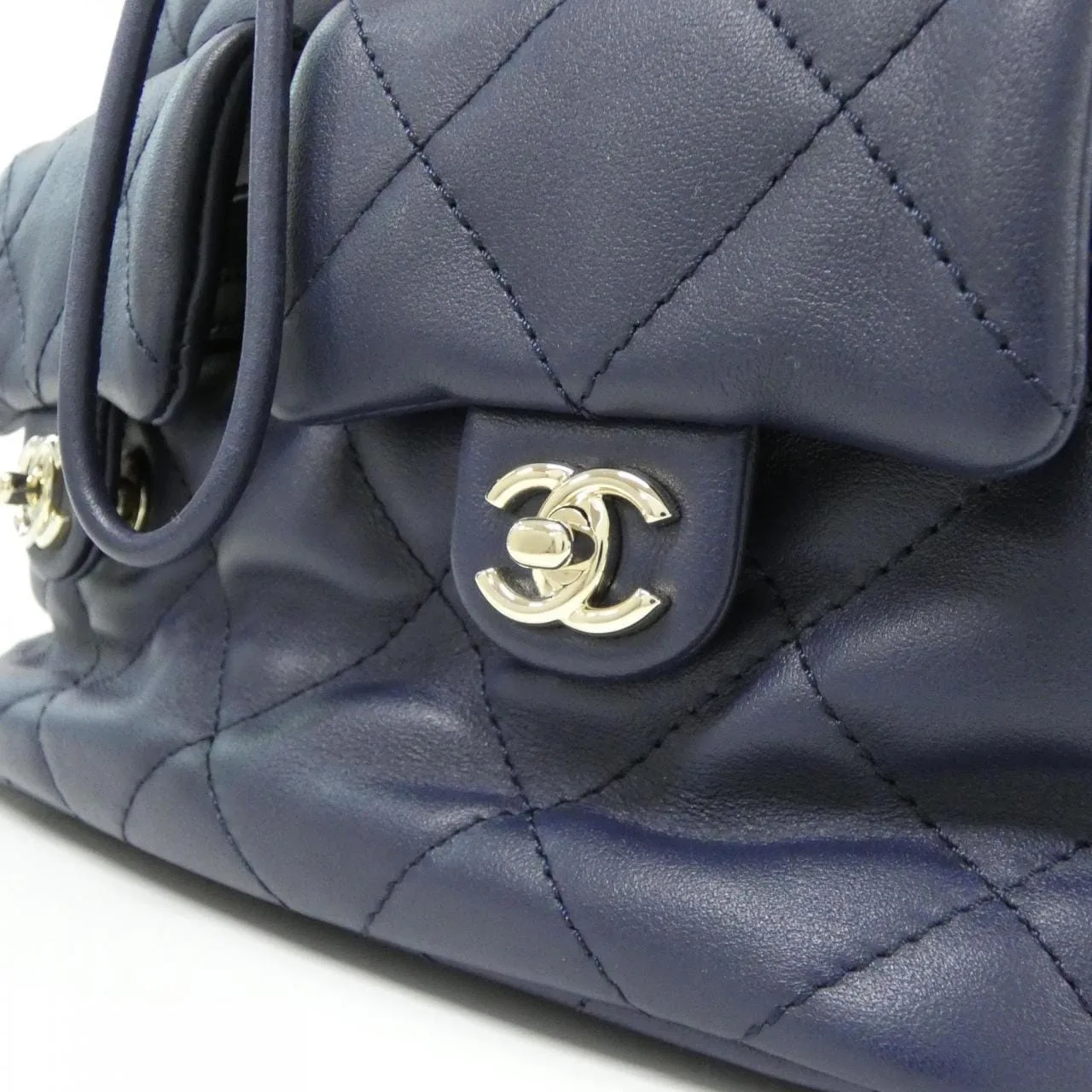 CHANEL AS4342 Backpack Navy - Thumbnail 4