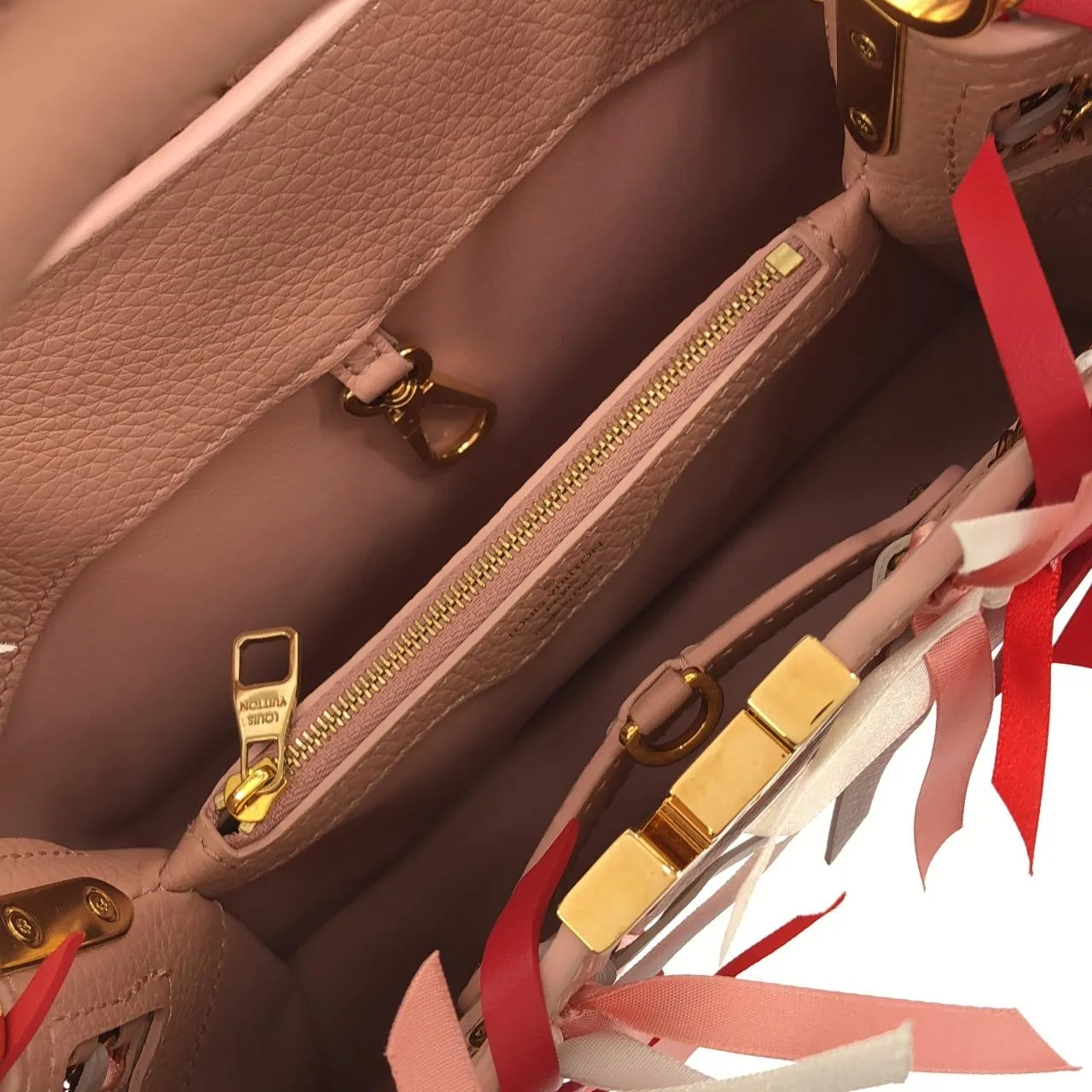 LOUIS VUITTON Capucines Handbag 黑色 中古品A - 縮圖 9