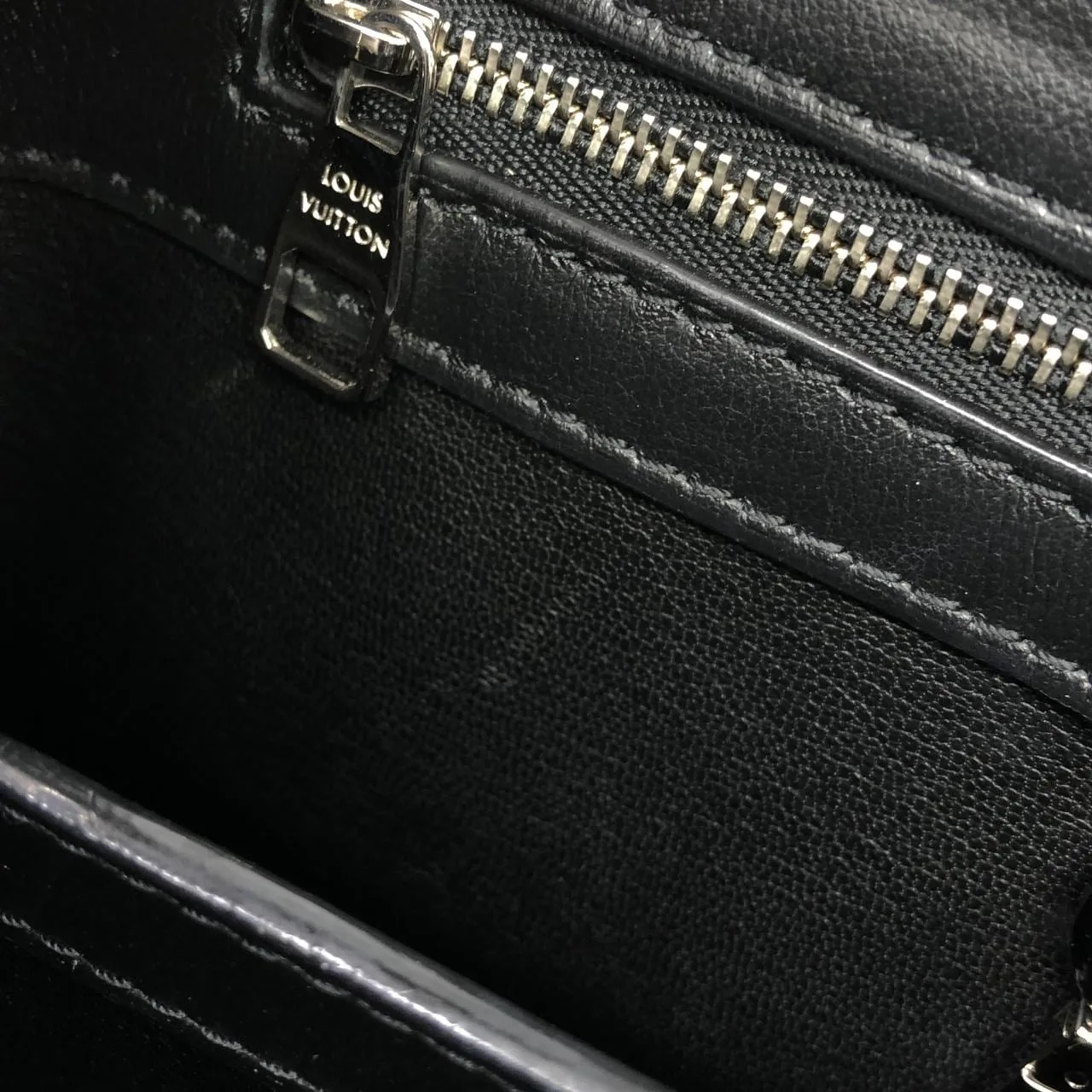 LOUIS VUITTON Capucines N93940 Handbag 黑色 中古品A - 縮圖 8