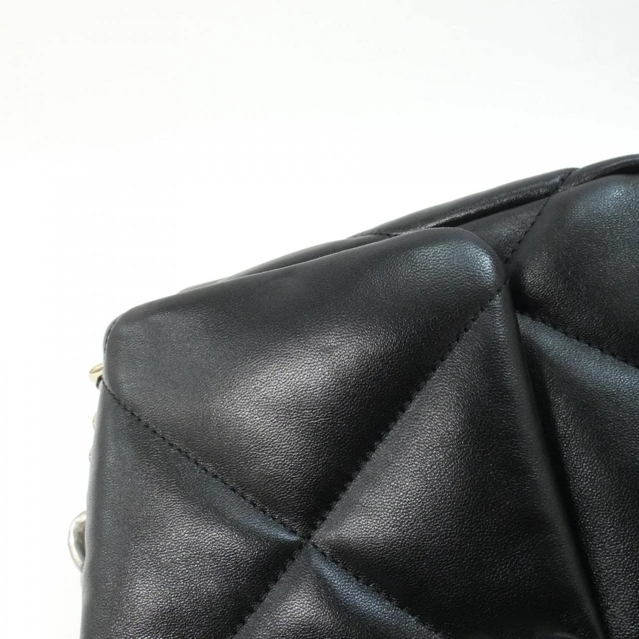 CHANEL Chanel 19 AS1160 Shoulder Lambskin 黑色 羊皮 中古品A - 縮圖 4