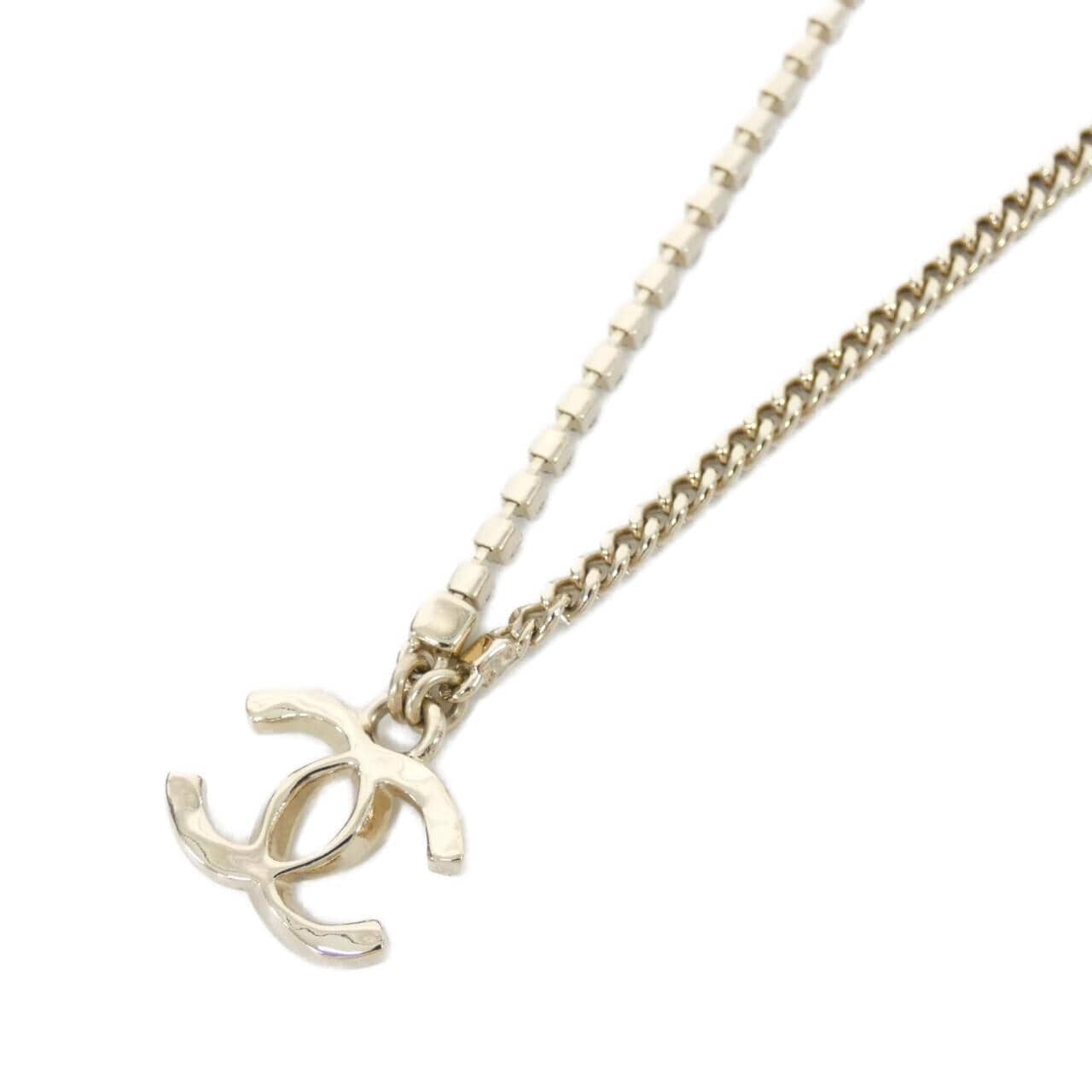 CHANEL ABD044 3
