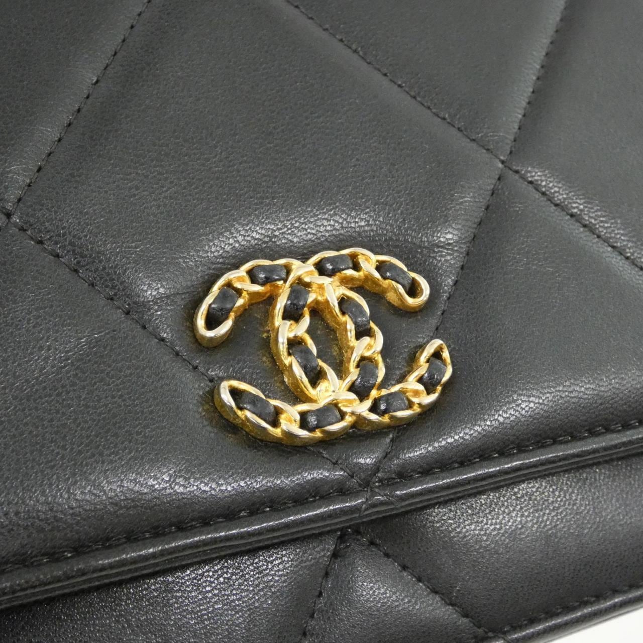 CHANEL Chanel 19 AP0957 銀包 羊皮 4