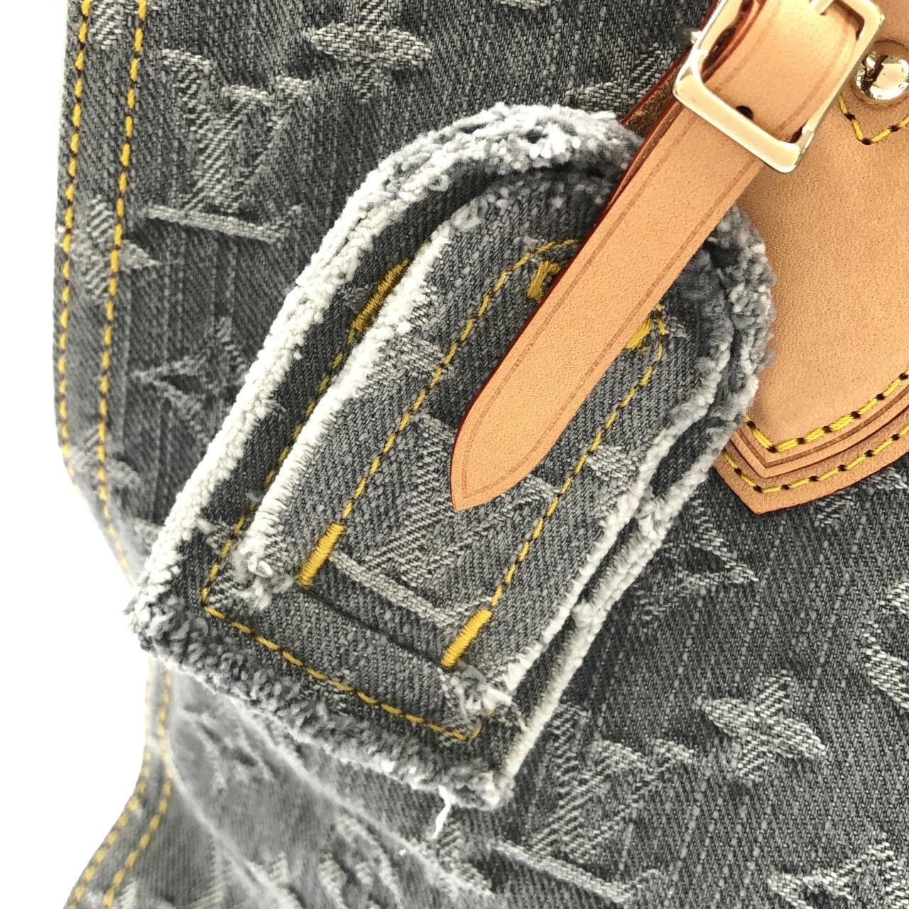 LOUIS VUITTON OnTheGo M13189 Handbag Monogram 4