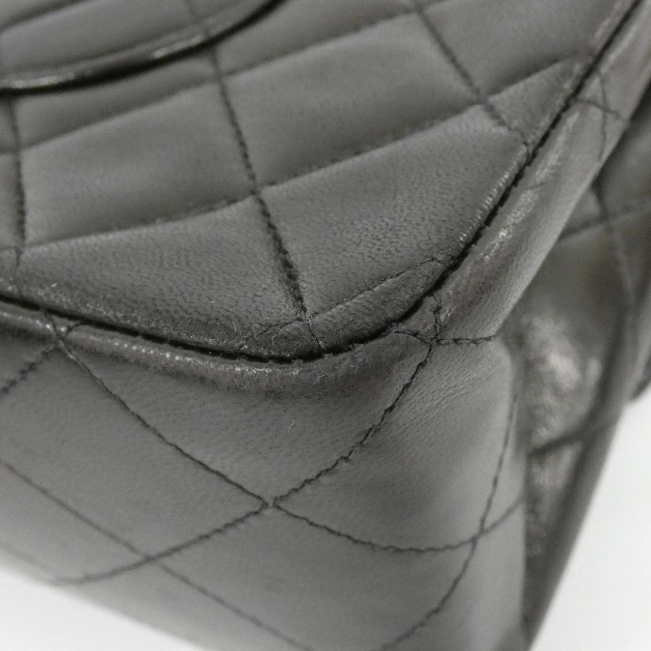 CHANEL Matelasse 1112 Shoulder Lambskin 3
