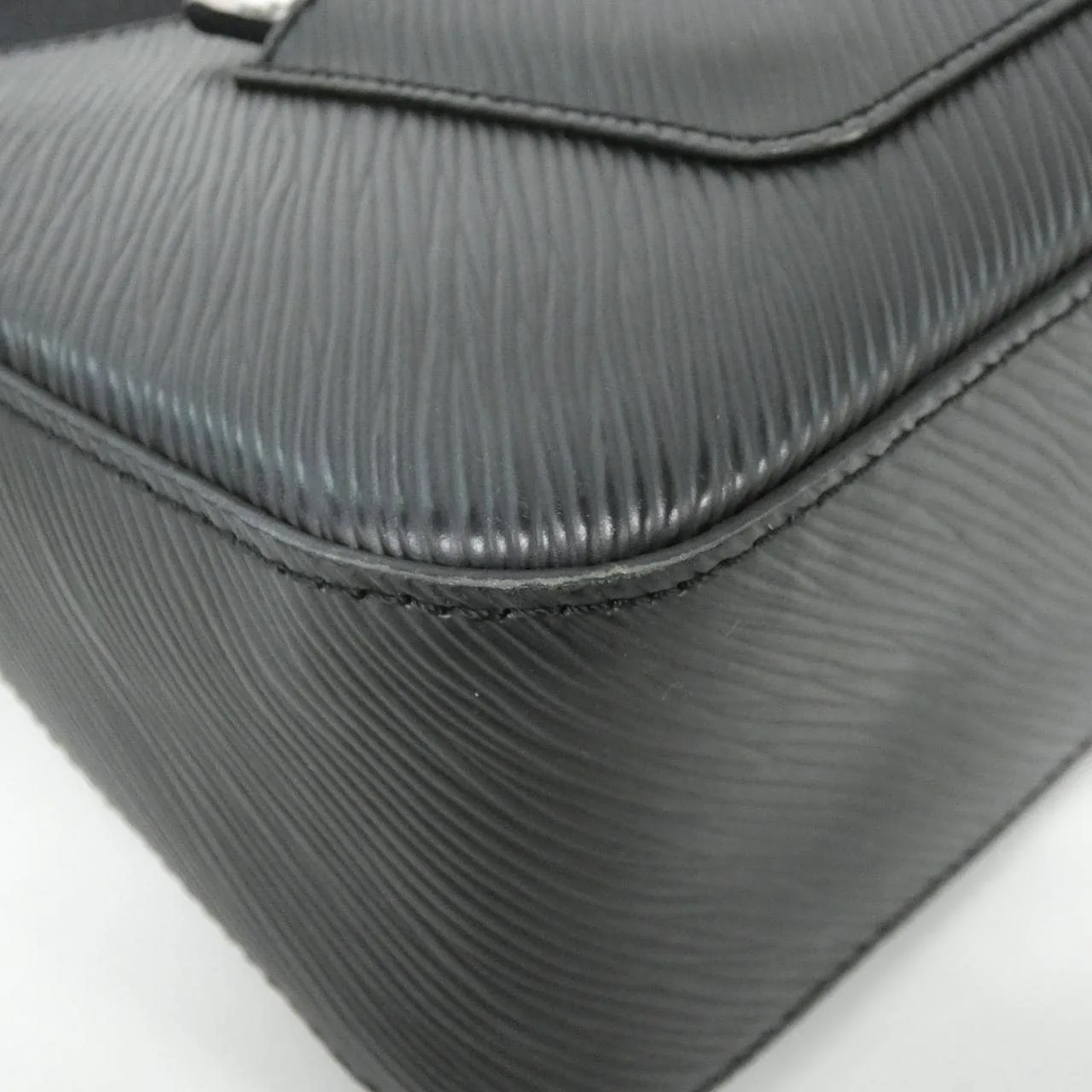 LOUIS VUITTON M80689 Shoulder Epi 黑色 Epi 中古品A - 縮圖 3