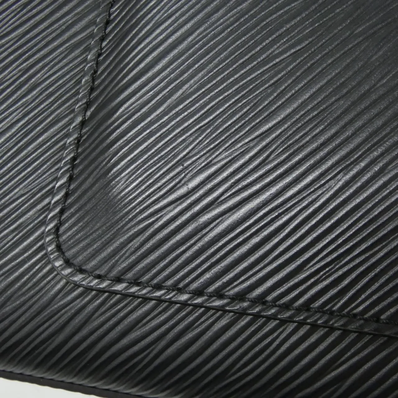 LOUIS VUITTON M80689 Shoulder Epi 黑色 Epi 中古品A - 縮圖 5