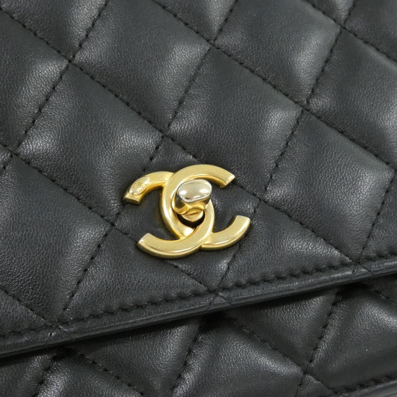 CHANEL Chanel 19 AP3297 銀包 羊皮 4