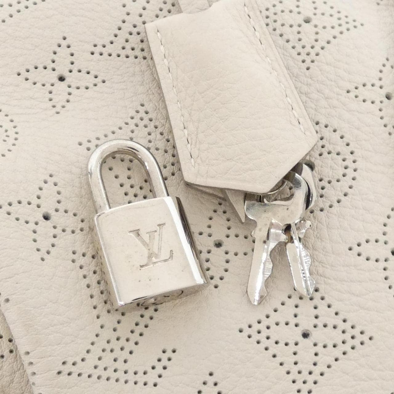 LOUIS VUITTON Mahina M94275 肩背包 5