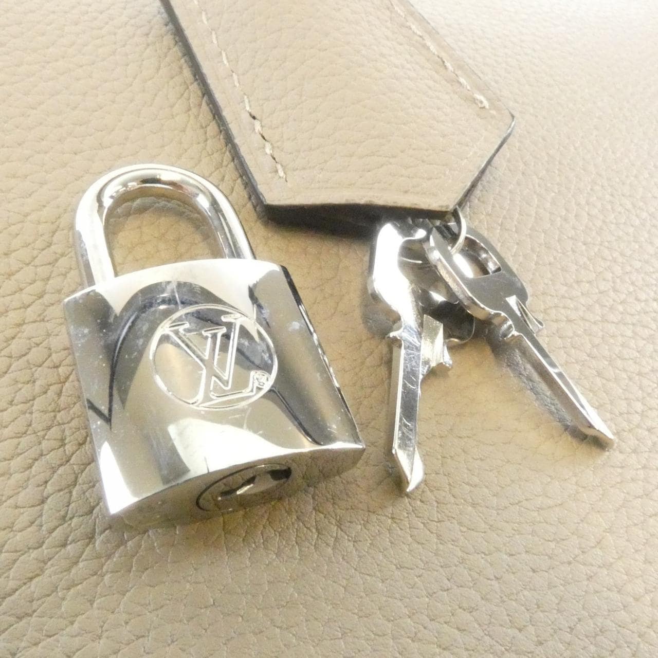 LOUIS VUITTON M51685 手提包 4