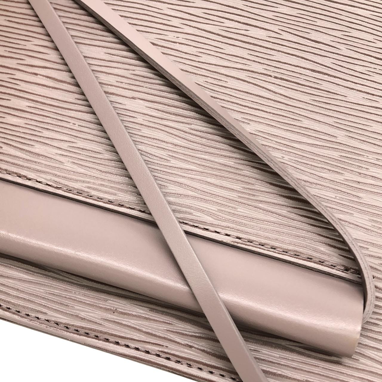 LOUIS VUITTON M5246B 肩背包 Epi 5