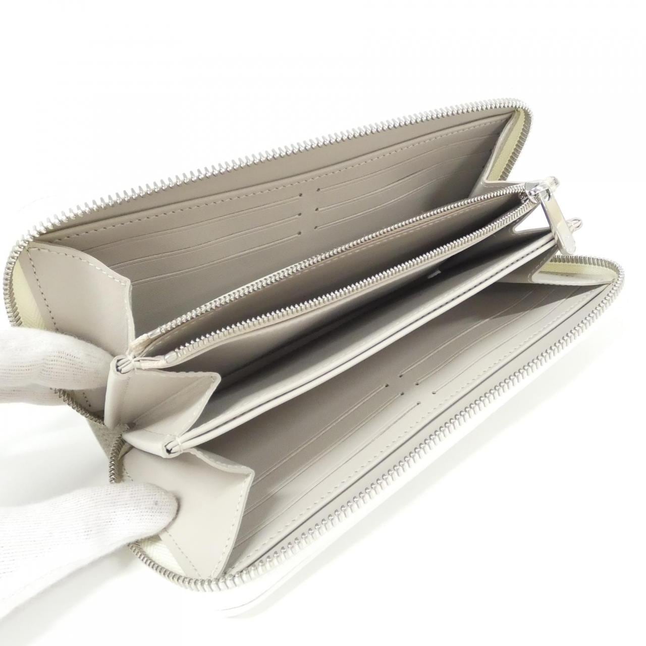 LOUIS VUITTON Mahina M11366 Wallet 5