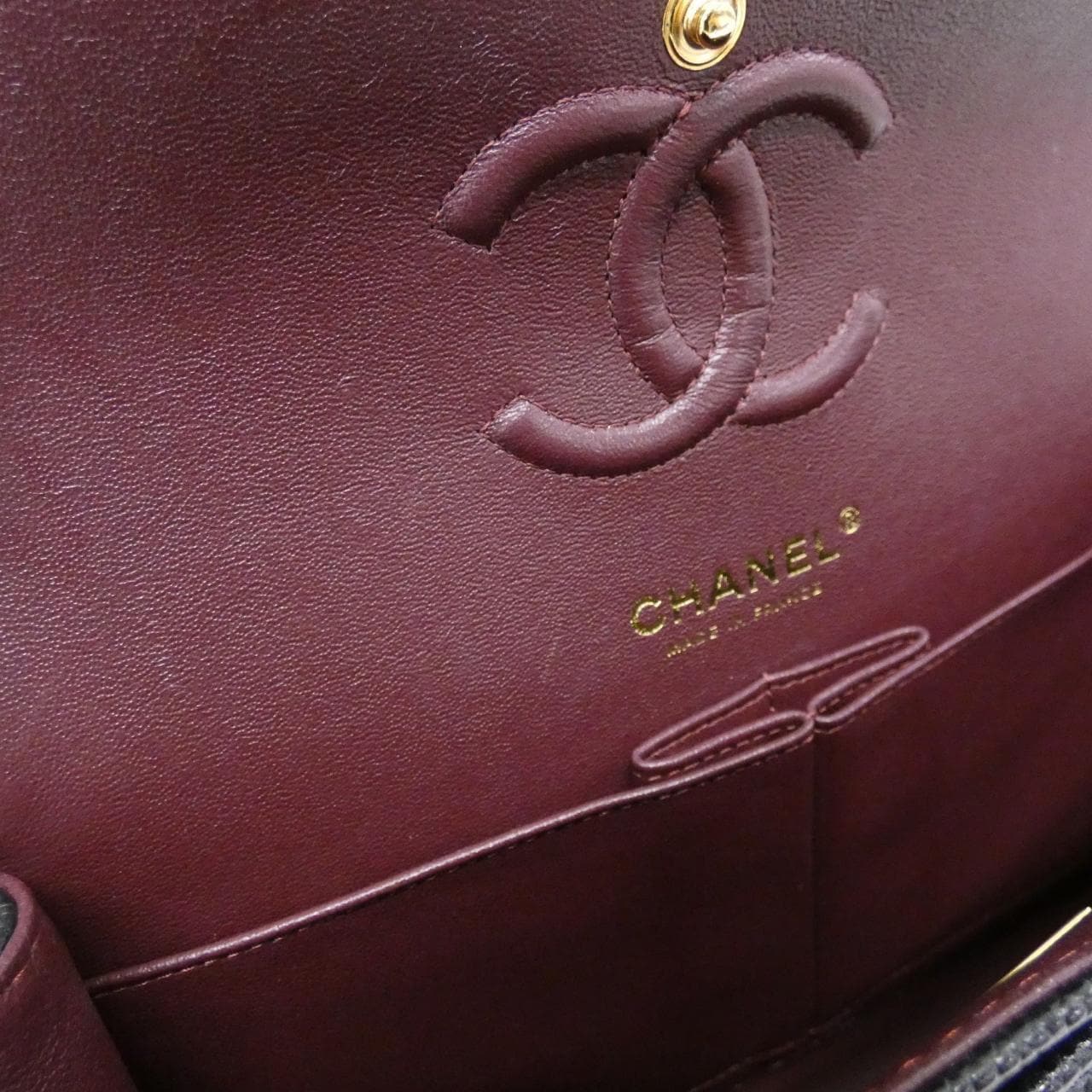 CHANEL Matelasse 1113 Shoulder Grained Calfskin 8