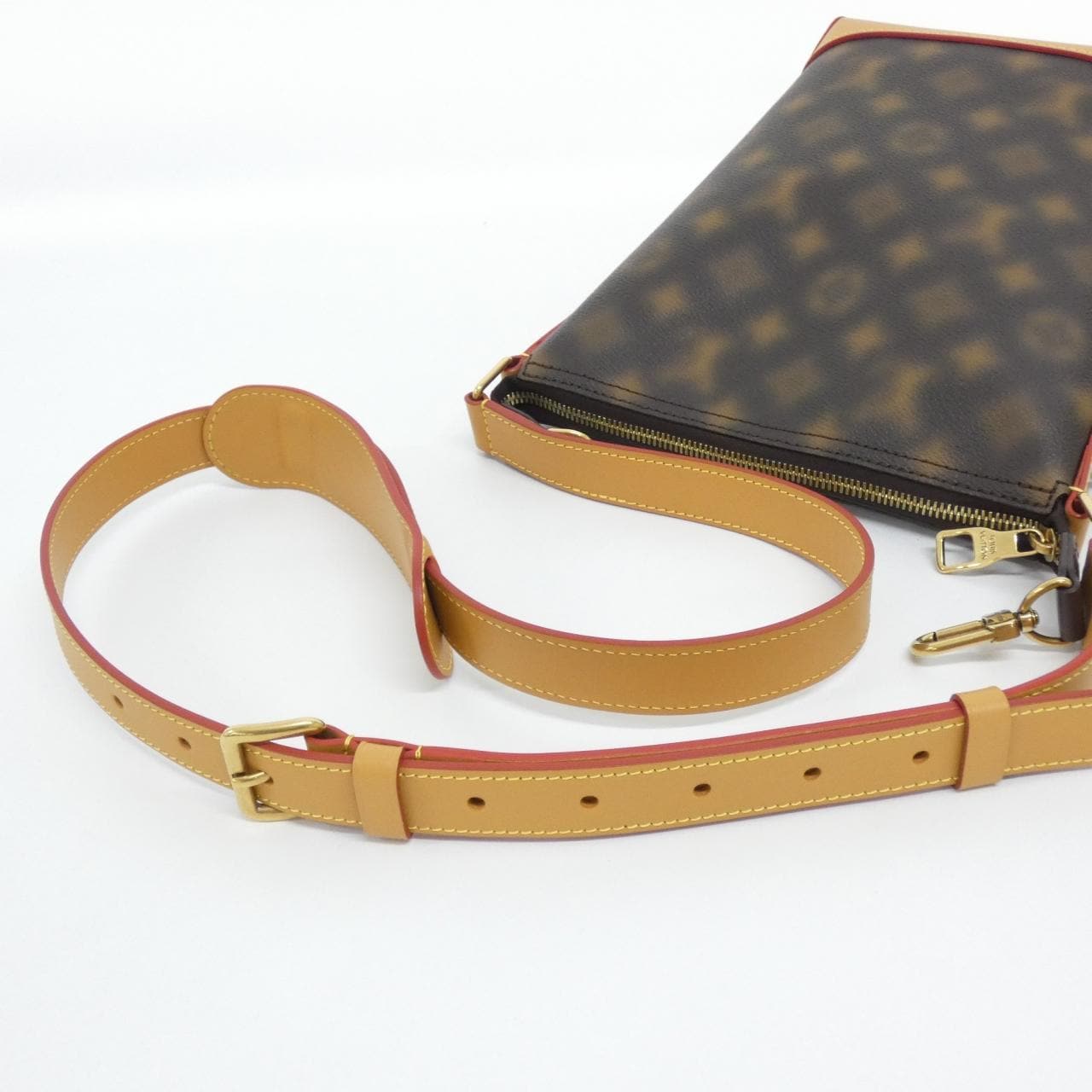 LOUIS VUITTON M46241 肩背包 Monogram 4