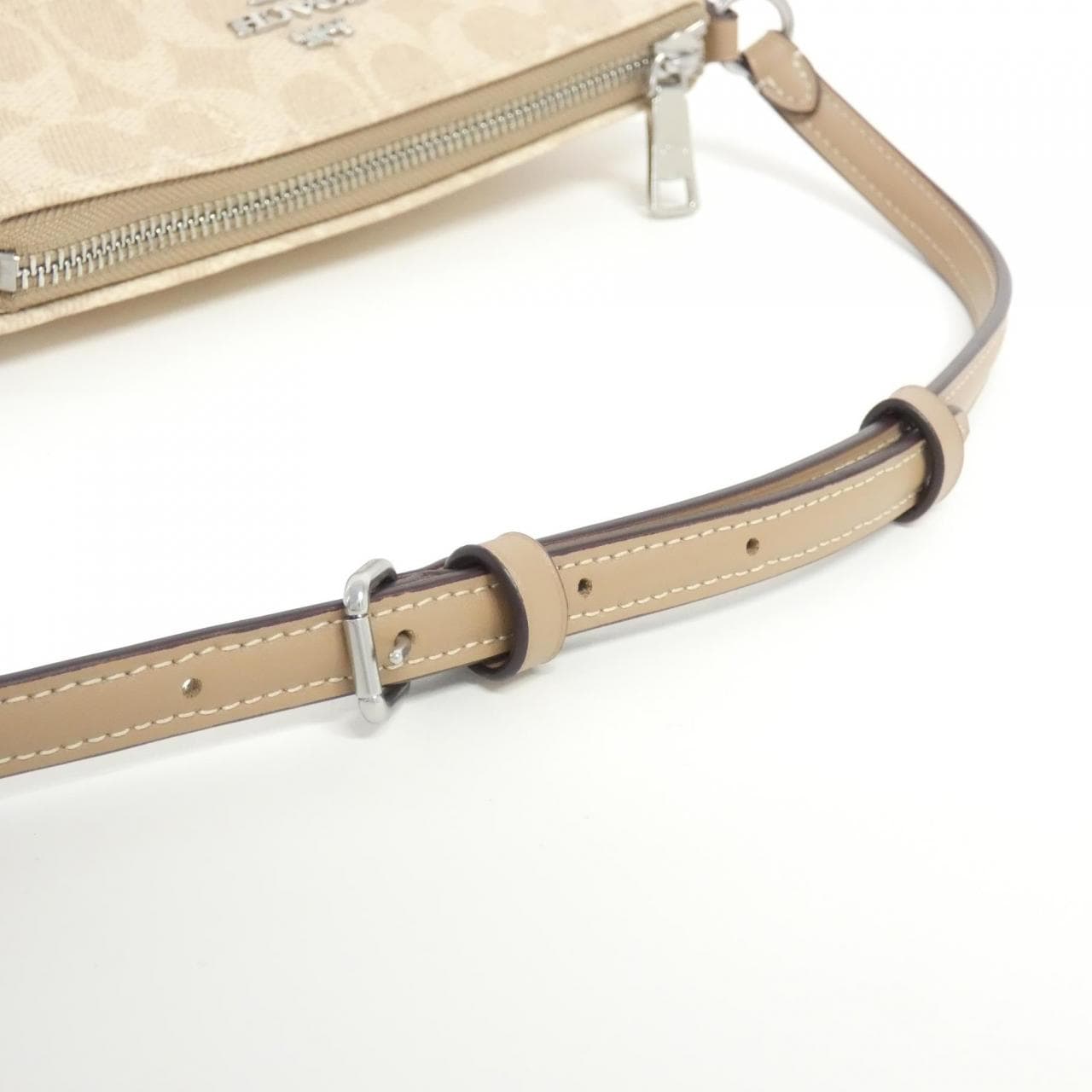 COACH CW325 Shoulder Canvas 4