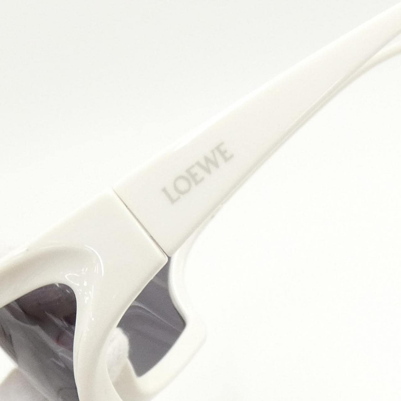 LOEWE 40143U Sunglasses 4