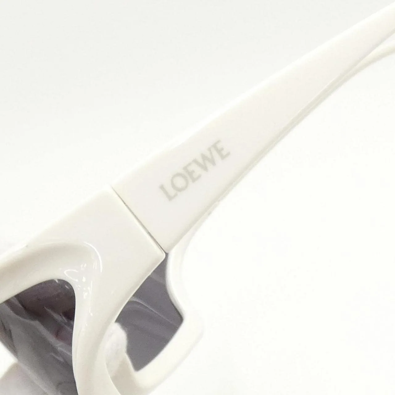 LOEWE 40143U Sunglasses New - Thumbnail 4