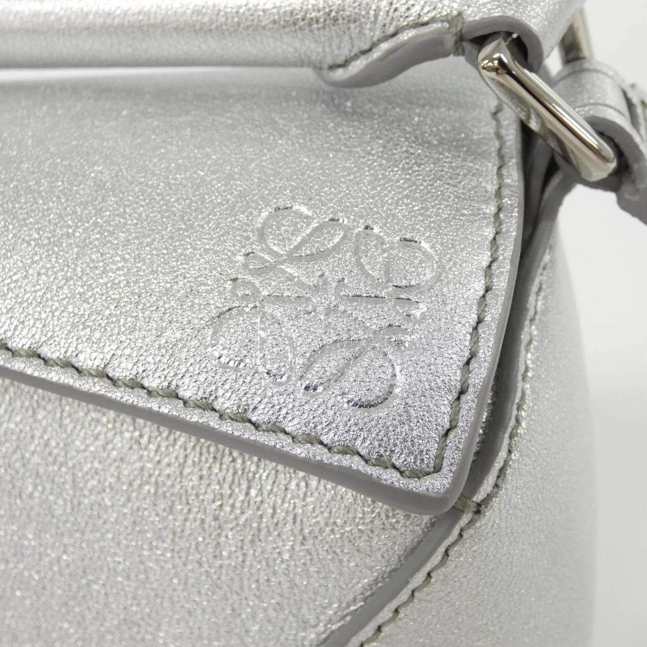 LOEWE Puzzle A510P88X43 Bag Lambskin 黑色 羊皮 新品 - 縮圖 4