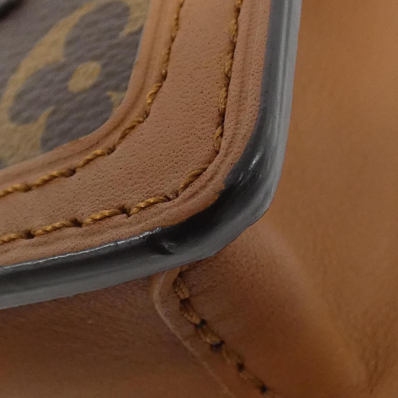 LOUIS VUITTON Dauphine M68621 Belt Bag Monogram 黑色 Monogram 中古品A - 縮圖 3