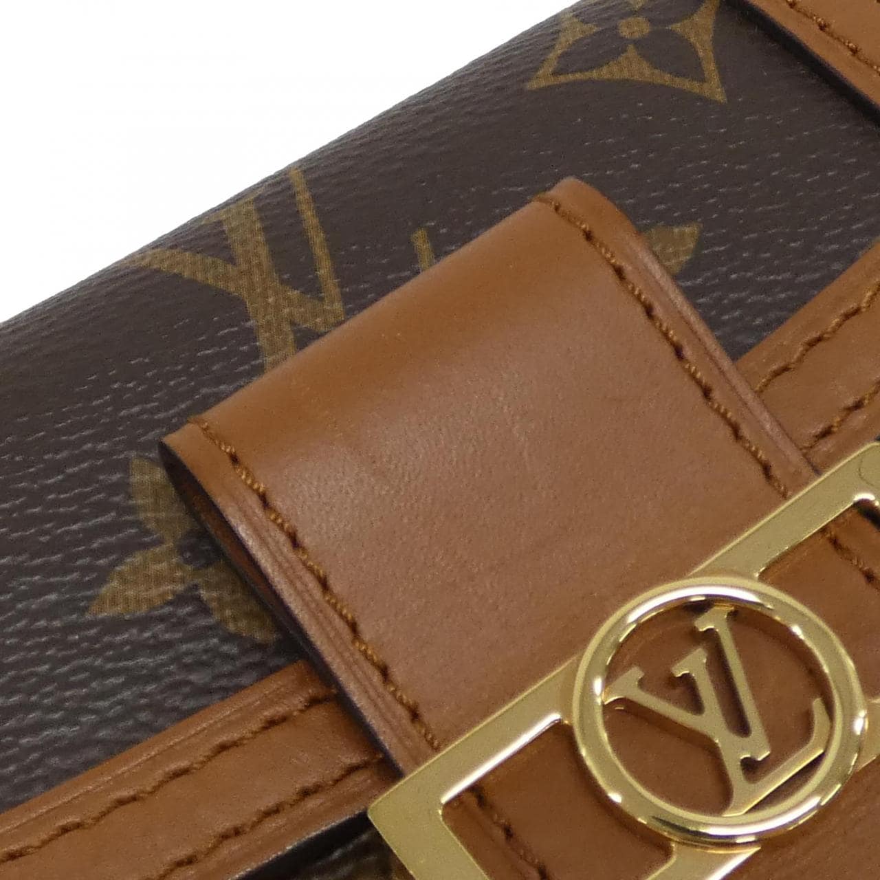 LOUIS VUITTON Dauphine M68621 Belt Bag Monogram 黑色 Monogram 中古品A - 縮圖 4