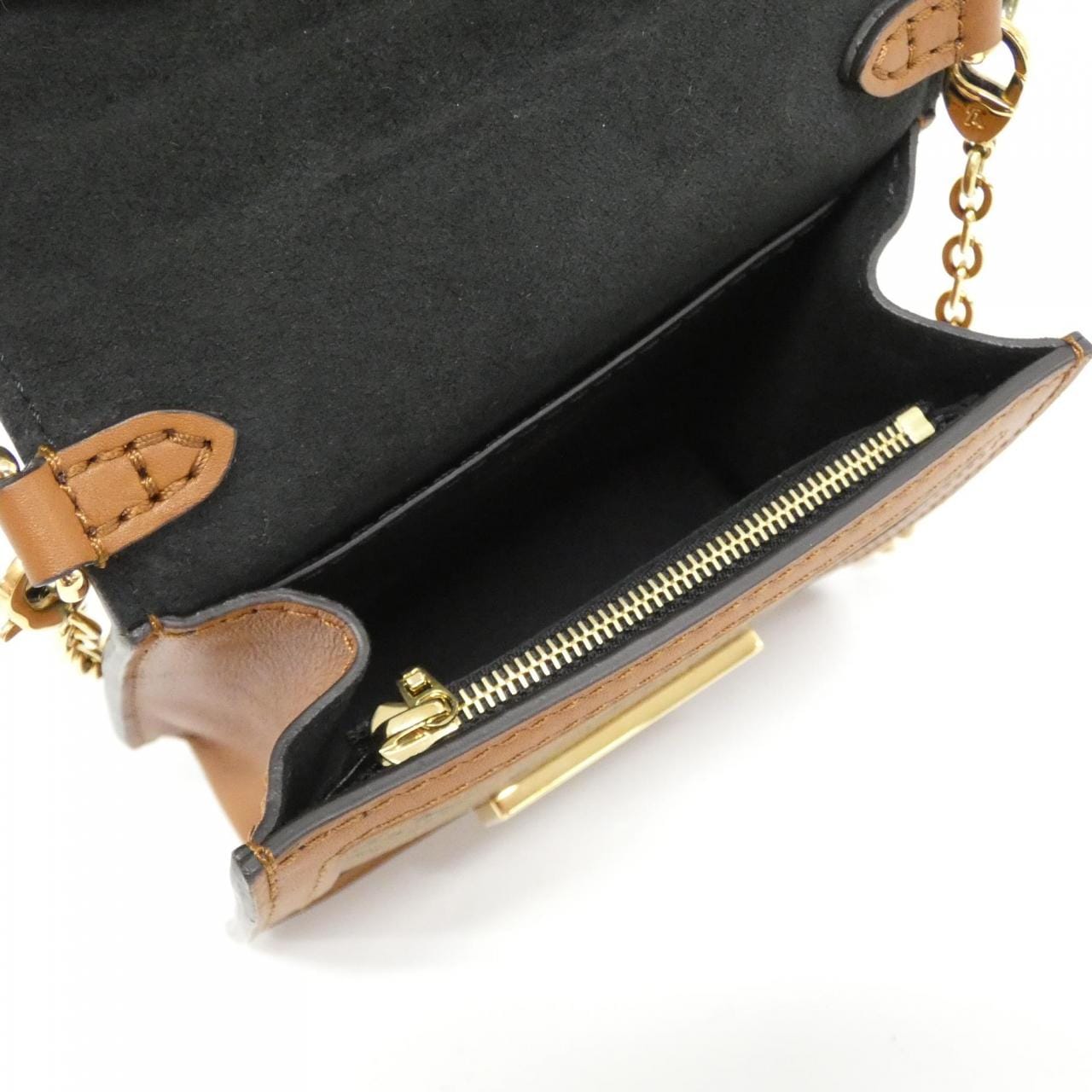 LOUIS VUITTON Dauphine M68621 Belt Bag Monogram 黑色 Monogram 中古品A - 縮圖 6