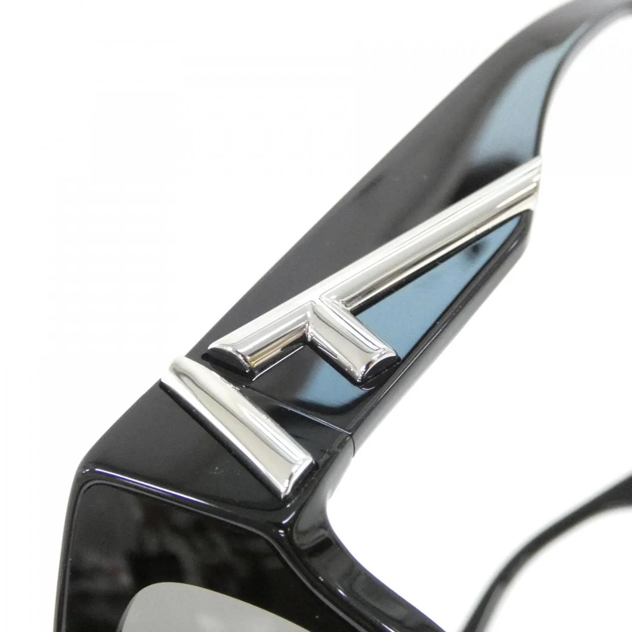 FENDI FE40135I Sunglasses New - Thumbnail 4