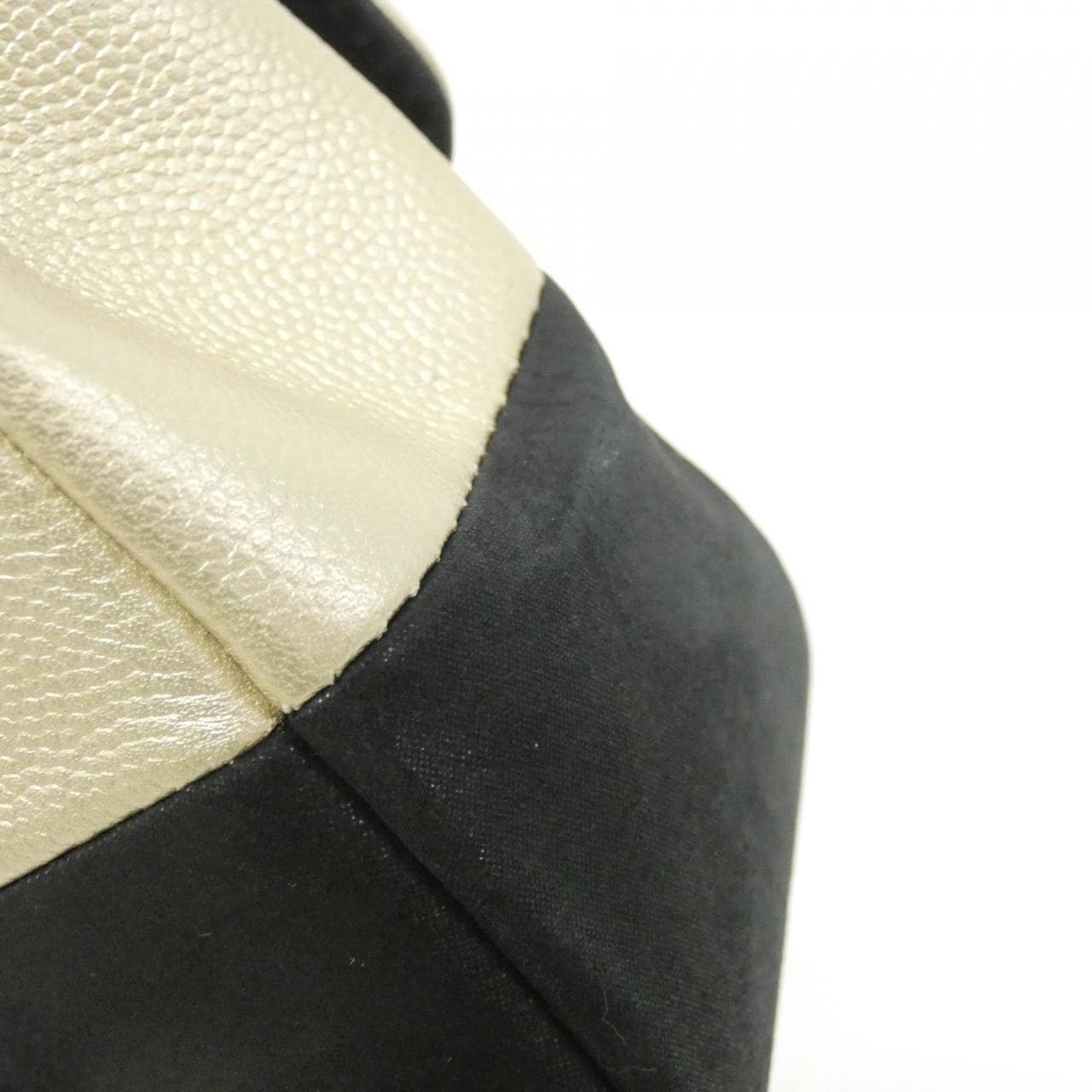 CHANEL Matelasse 1112 Shoulder Grained Calfskin Black Grained Calfskin Rank A - Thumbnail 4