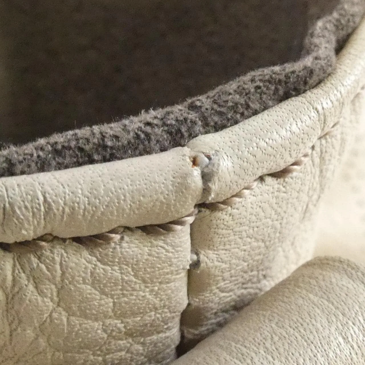 LOUIS VUITTON Mahina M95546 Shoulder Black Rank B - Thumbnail 4