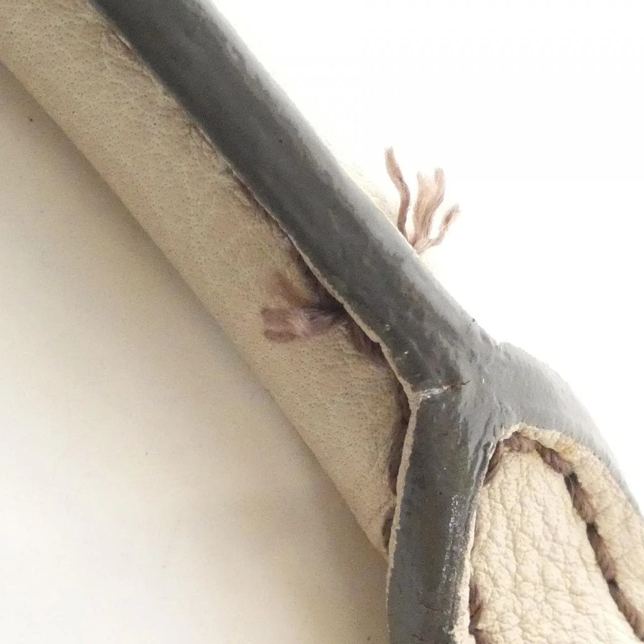 LOUIS VUITTON Mahina M95546 Shoulder Black Rank B - Thumbnail 8