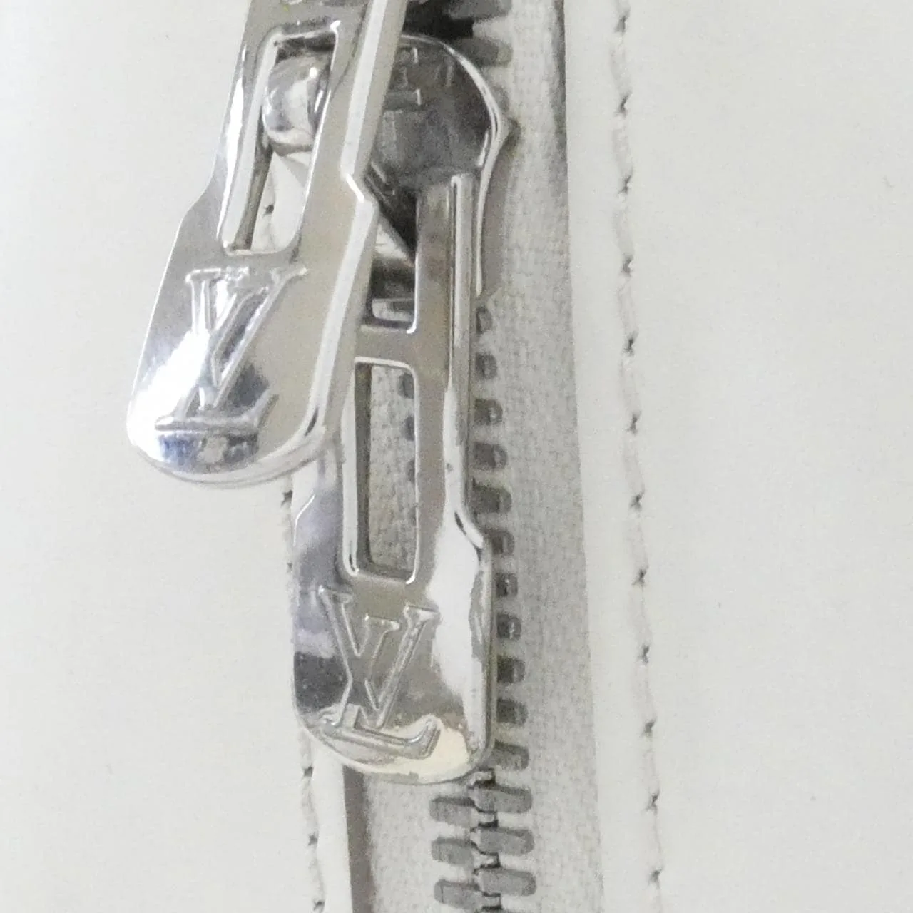 LOUIS VUITTON Pont-Neuf M5904J Handbag Epi Black Epi Rank B - Thumbnail 6