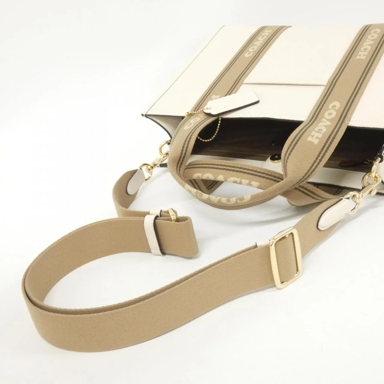 COACH CBM10 Handbag Leather