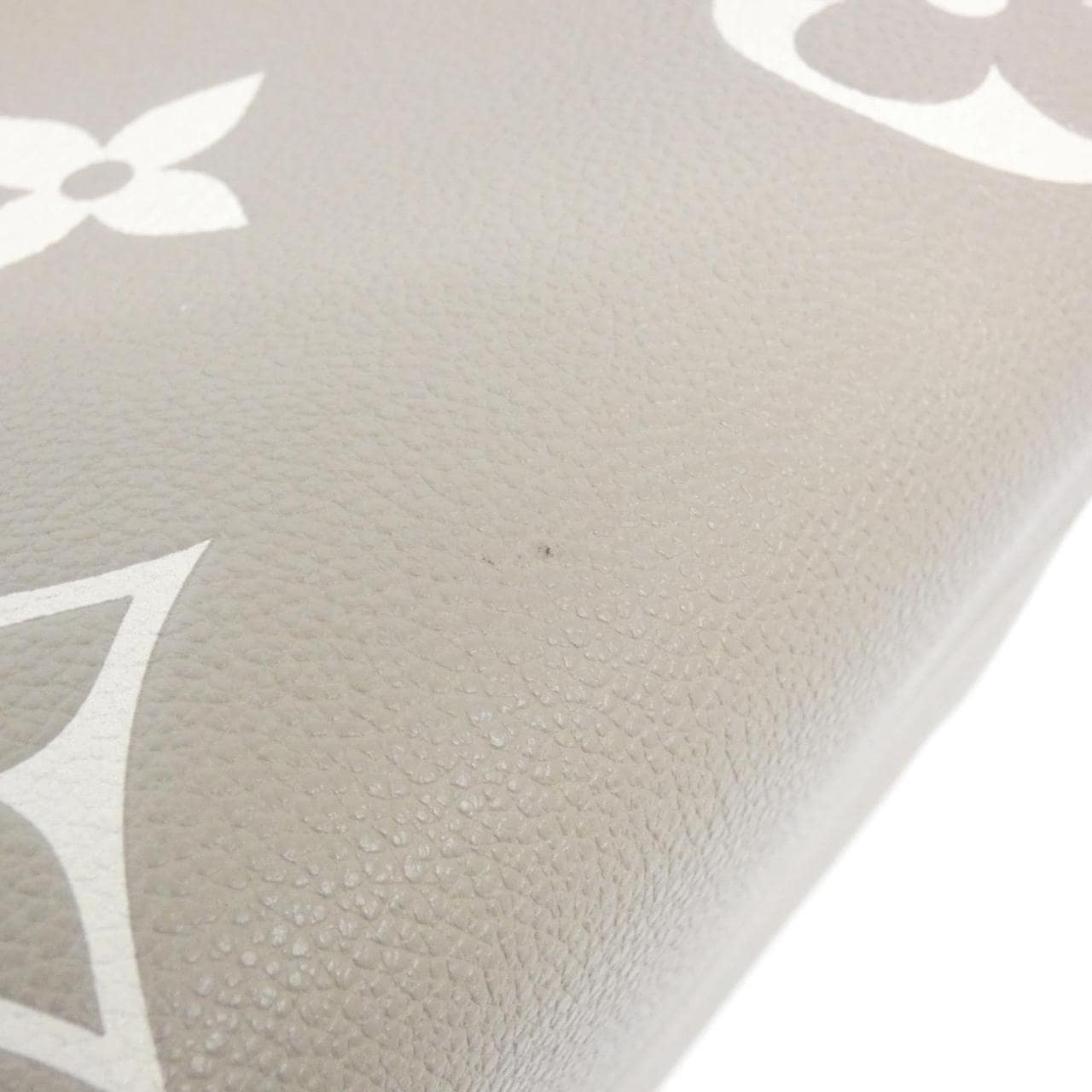 LOUIS VUITTON OnTheGo M45494 Bag Monogram Black Monogram - Thumbnail 4