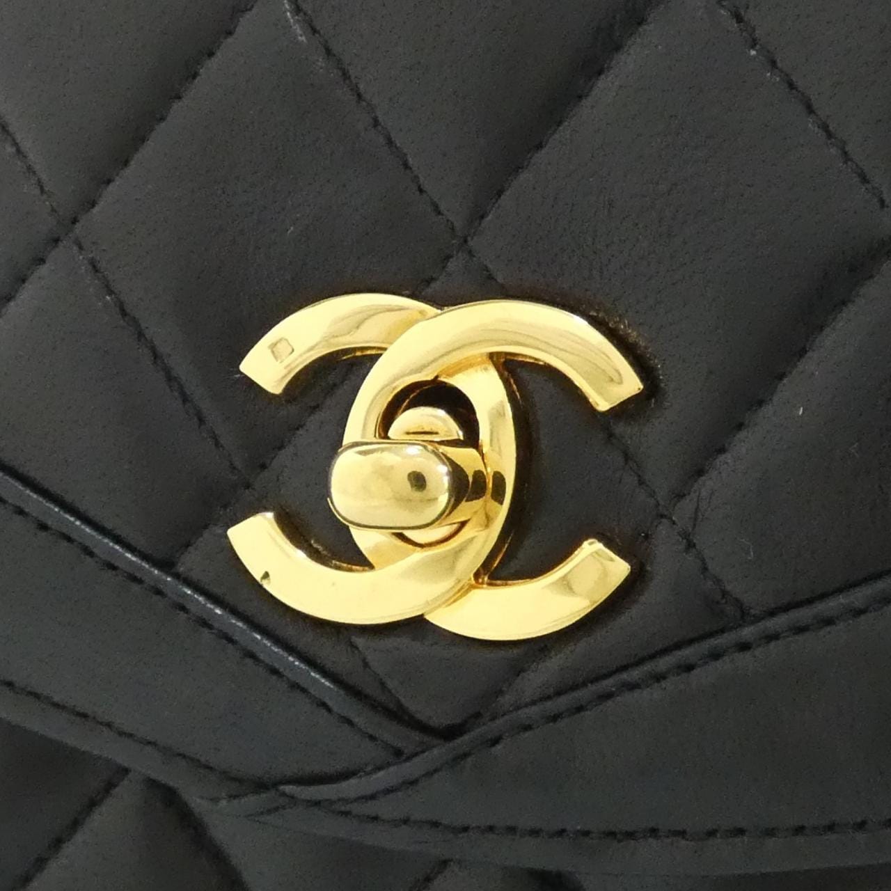 CHANEL Shoulder Bag Lambskin 黑色 羊皮 中古品A - 縮圖 4