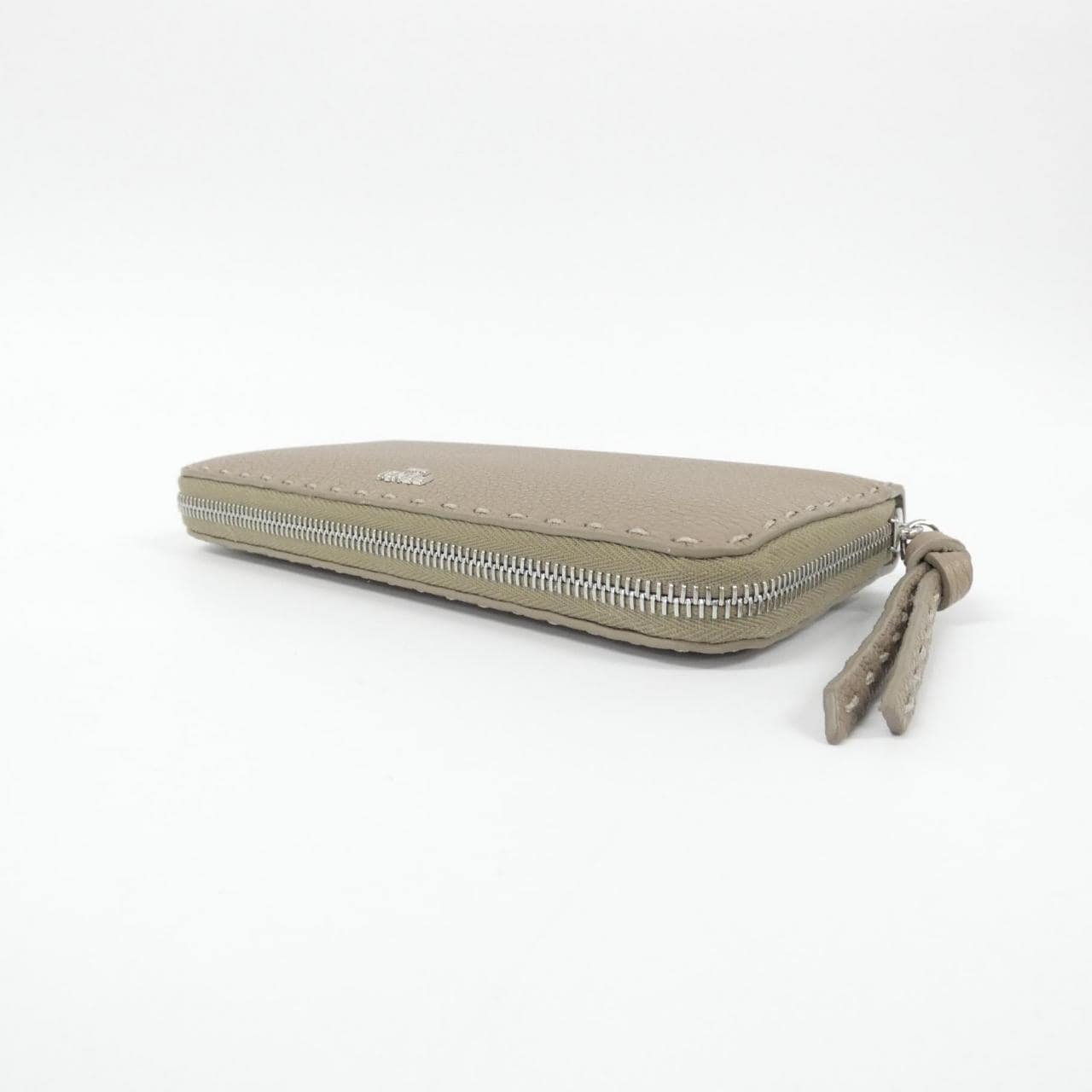 FENDI Peekaboo 8M0517 ARC1 Wallet 3