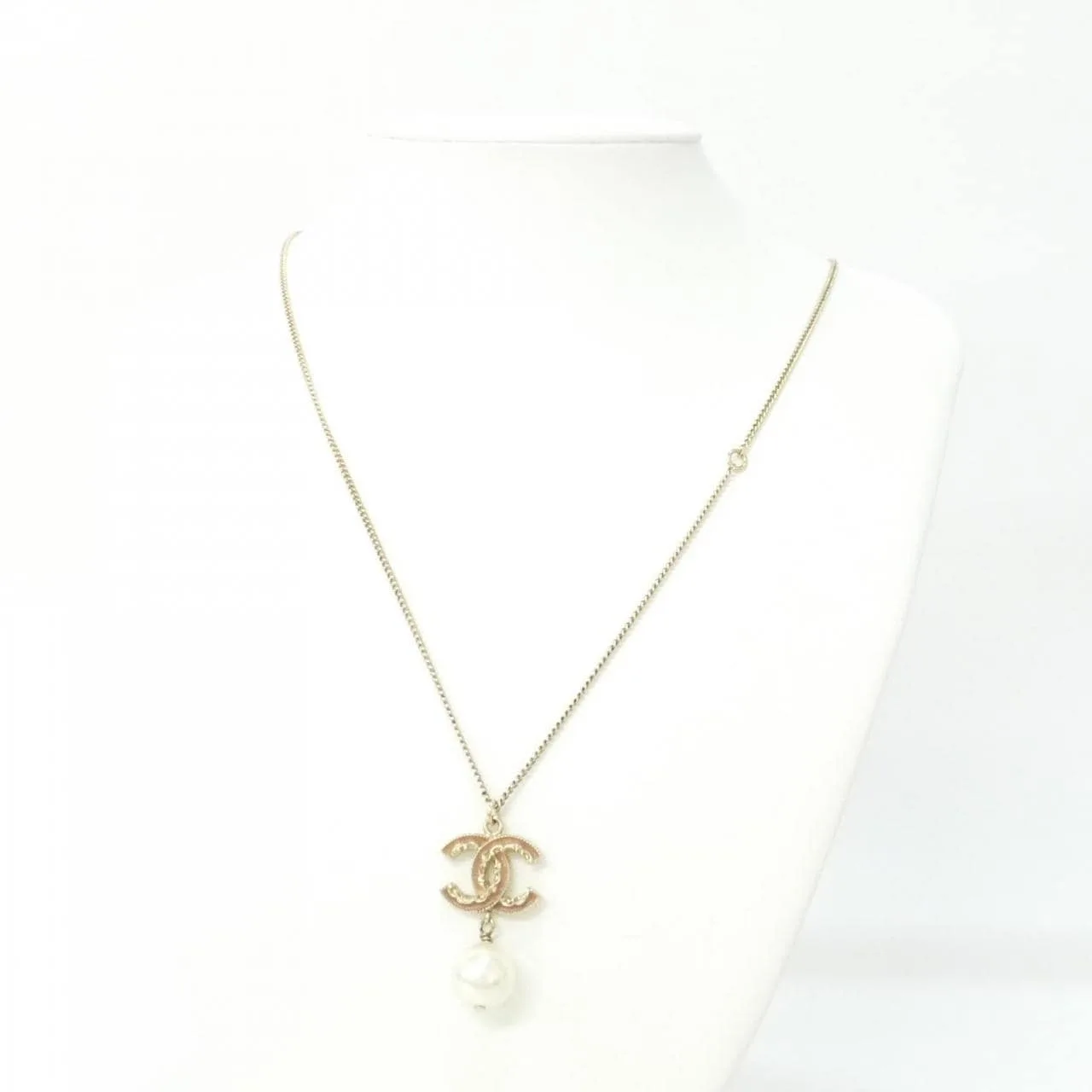 CHANEL Accessories White Rank A - Thumbnail 6