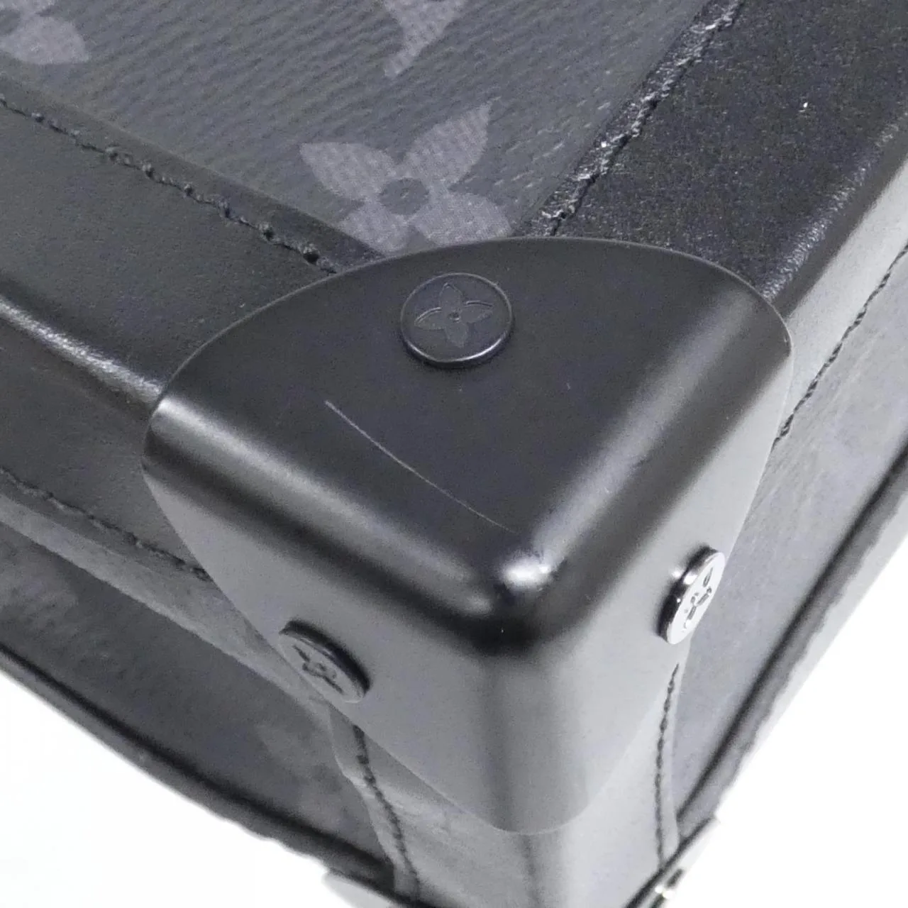 LOUIS VUITTON Soft Trunk M44730 Shoulder Monogram 黑色 Monogram 中古品A - 縮圖 2